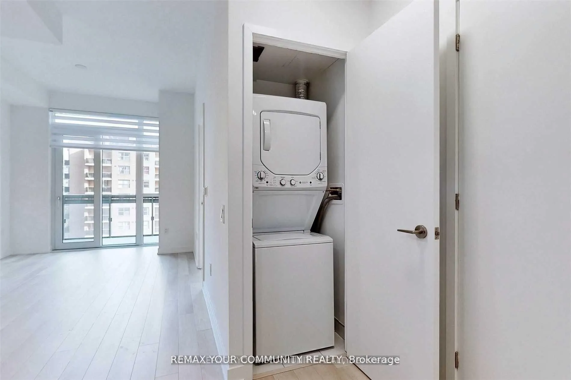 Photo 13 of Unit 502, 39 Roehampton Avenue, Toronto, Mount Pleasant West — HOMEH