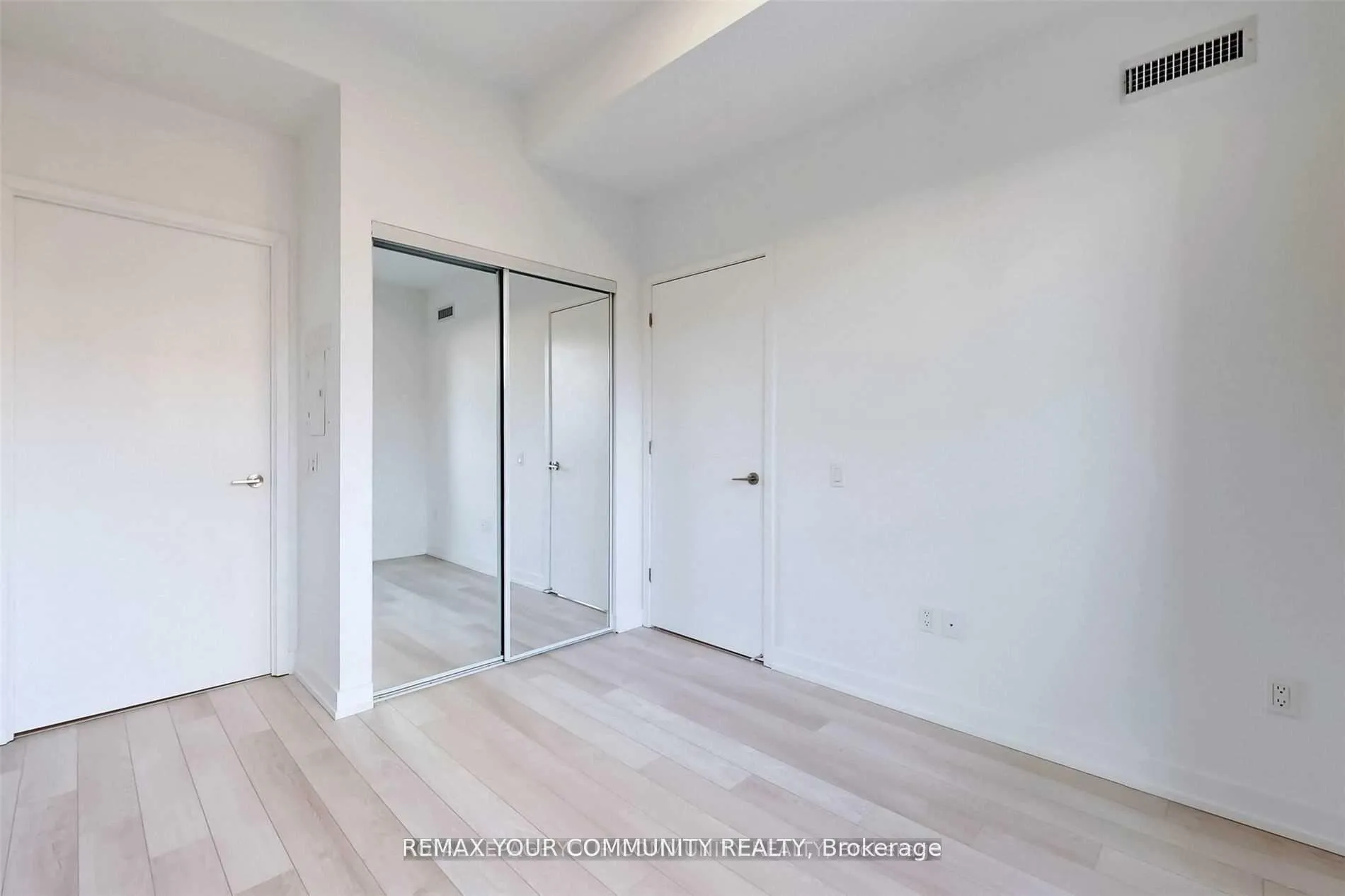 Photo 18 of Unit 502, 39 Roehampton Avenue, Toronto, Mount Pleasant West — HOMEH