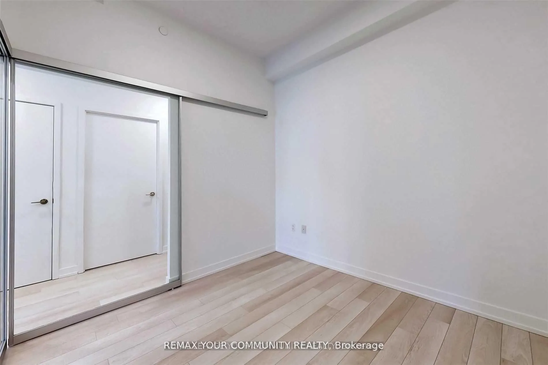 Photo 23 of Unit 502, 39 Roehampton Avenue, Toronto, Mount Pleasant West — HOMEH
