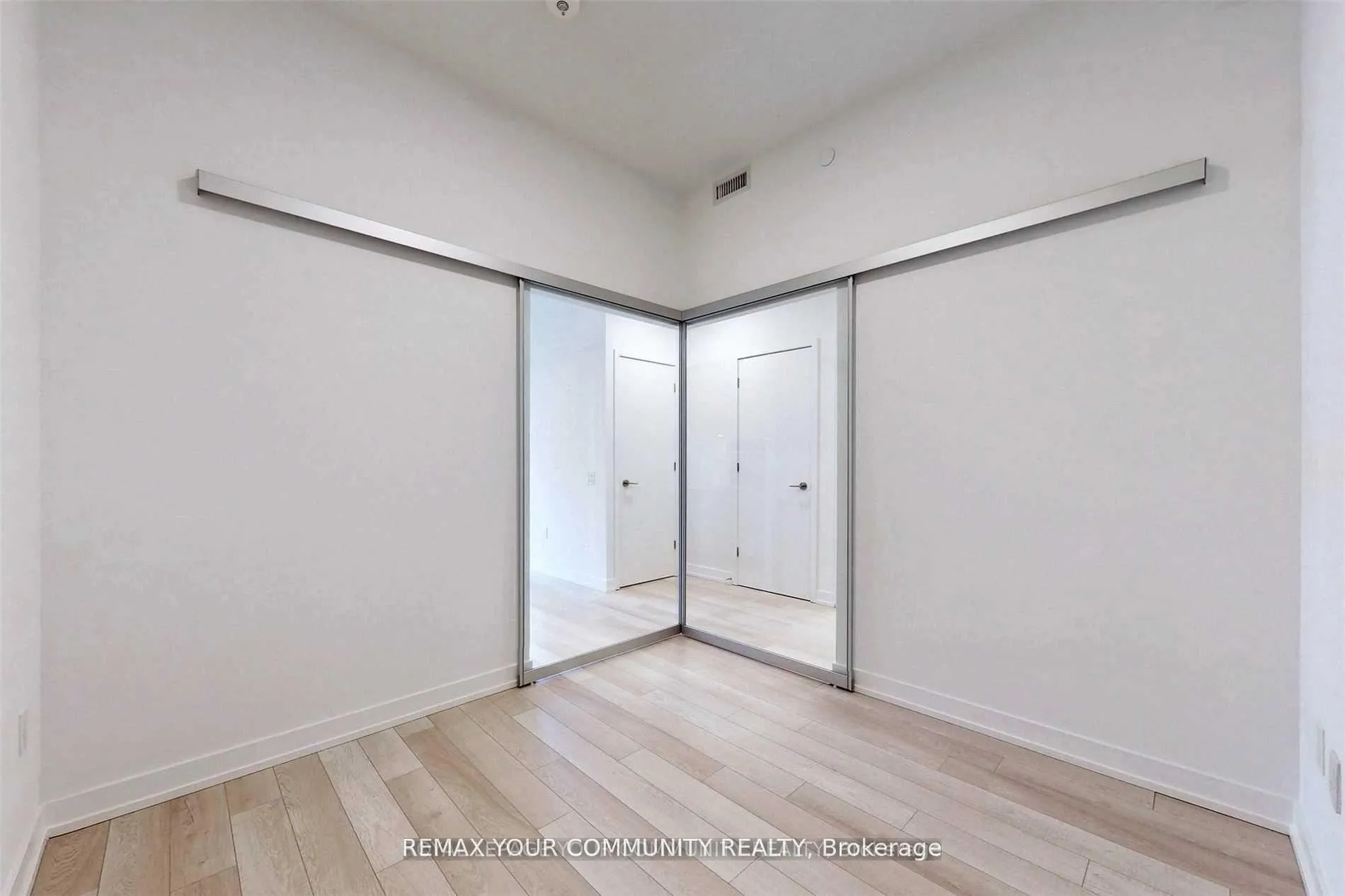 Photo 24 of Unit 502, 39 Roehampton Avenue, Toronto, Mount Pleasant West — HOMEH