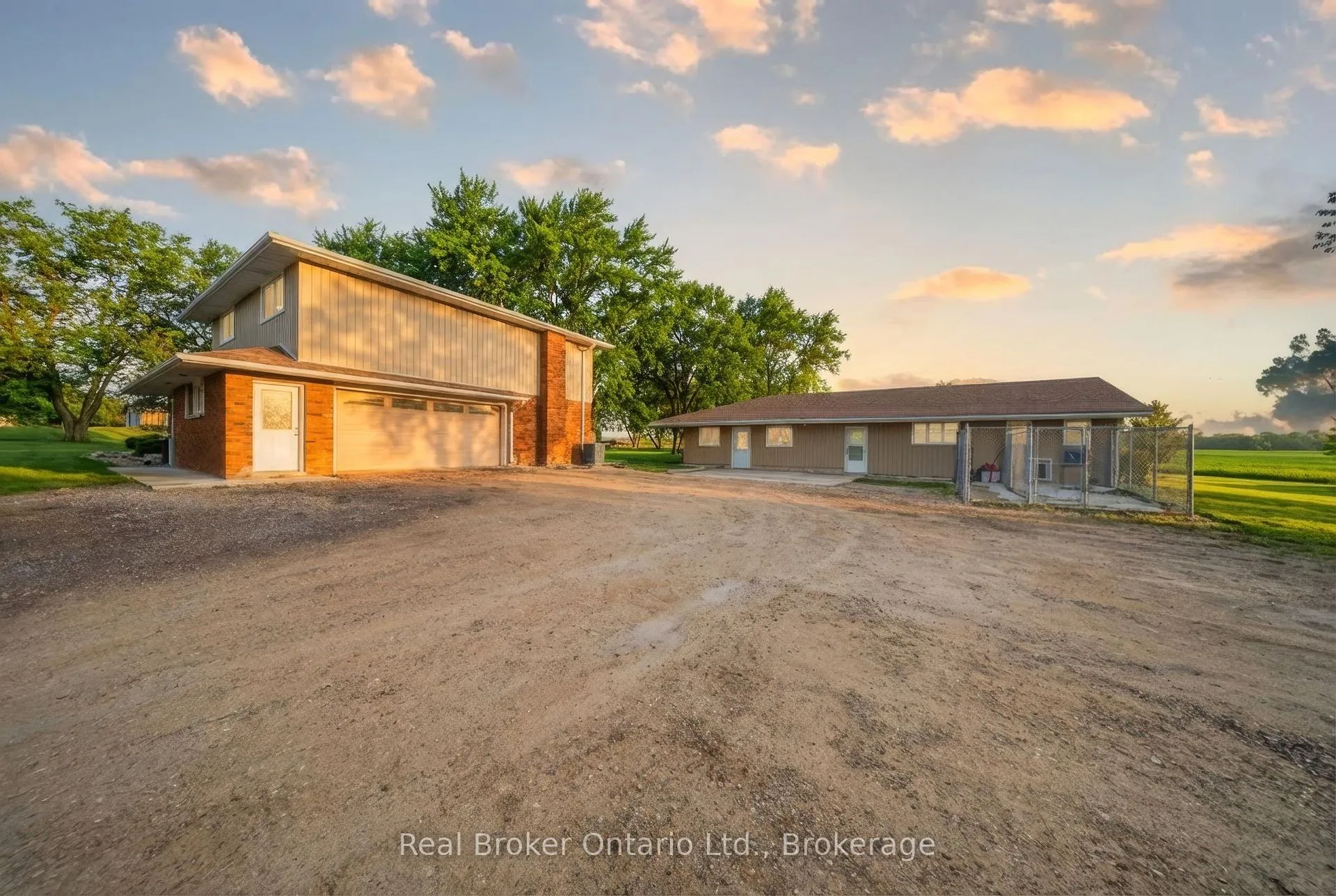 Photo 3 of 11 Burtch Road, Brant, Brantford Twp — HOMEH