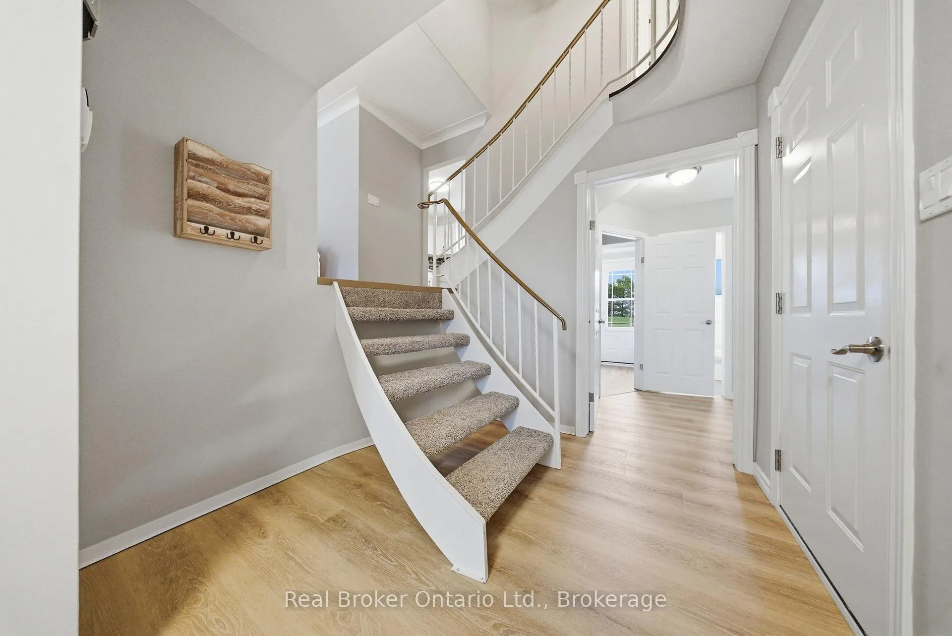 Photo 5 of 11 Burtch Road, Brant, Brantford Twp — HOMEH