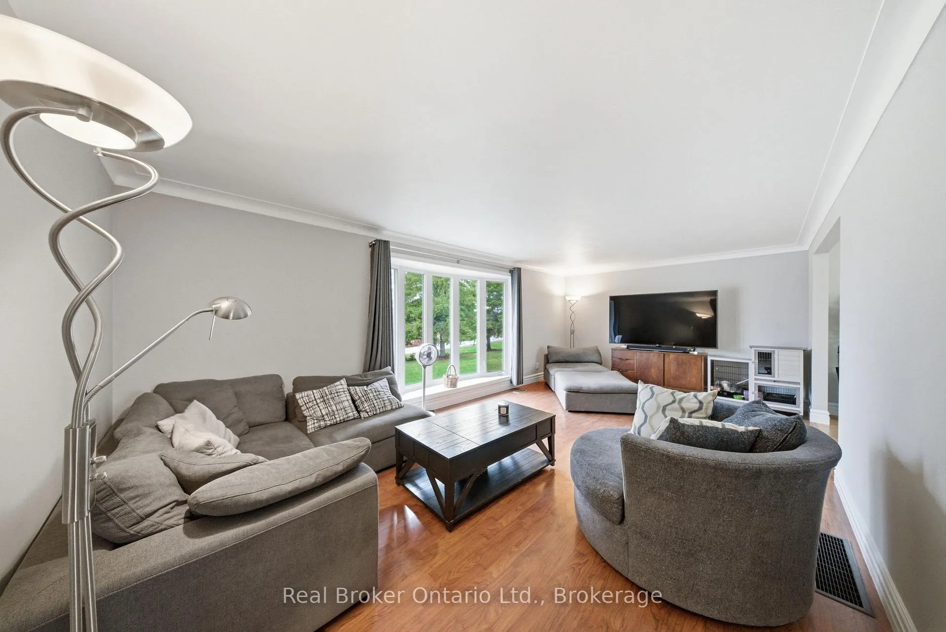 Photo 6 of 11 Burtch Road, Brant, Brantford Twp — HOMEH