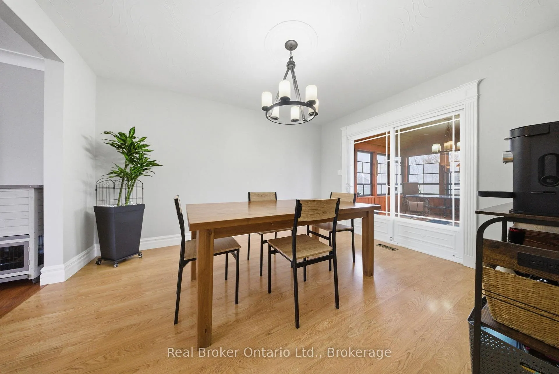 Photo 8 of 11 Burtch Road, Brant, Brantford Twp — HOMEH