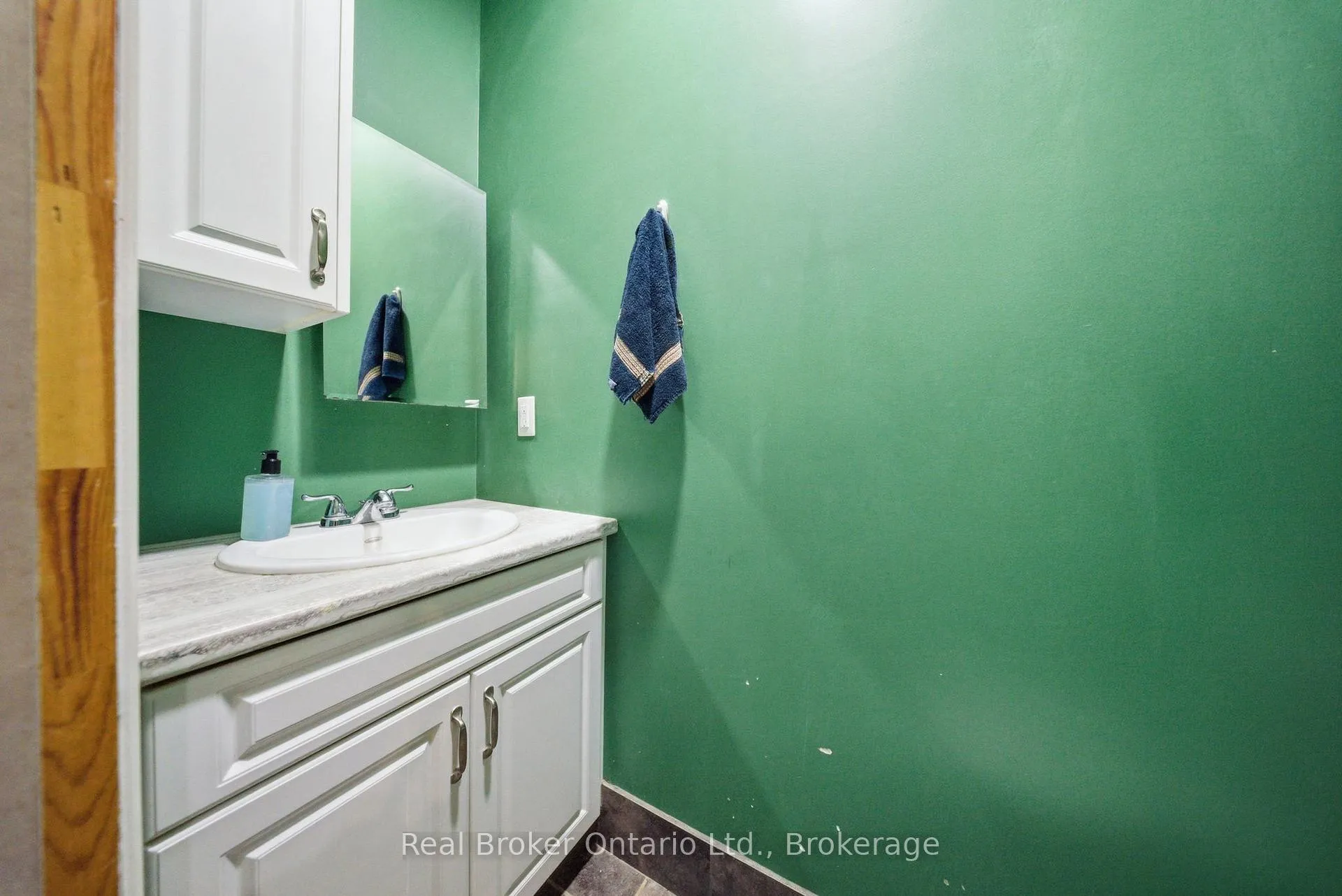 Photo 38 of 11 Burtch Road, Brant, Brantford Twp — HOMEH
