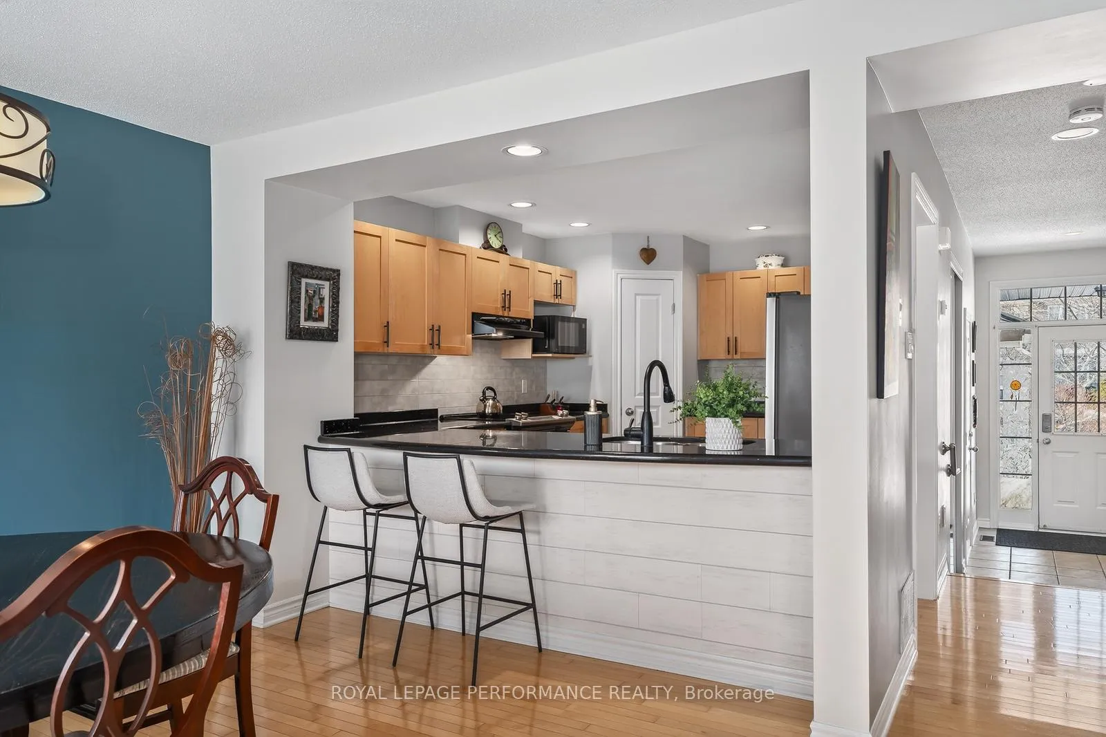 Photo 12 of 229 Saddlesmith Circle, Ottawa, Kanata - Emerald Meadows/Trailwest — HOMEH