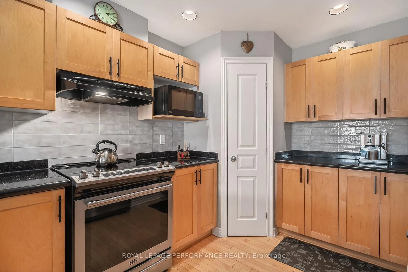Photo 14 of 229 Saddlesmith Circle, Ottawa, Kanata - Emerald Meadows/Trailwest — HOMEH