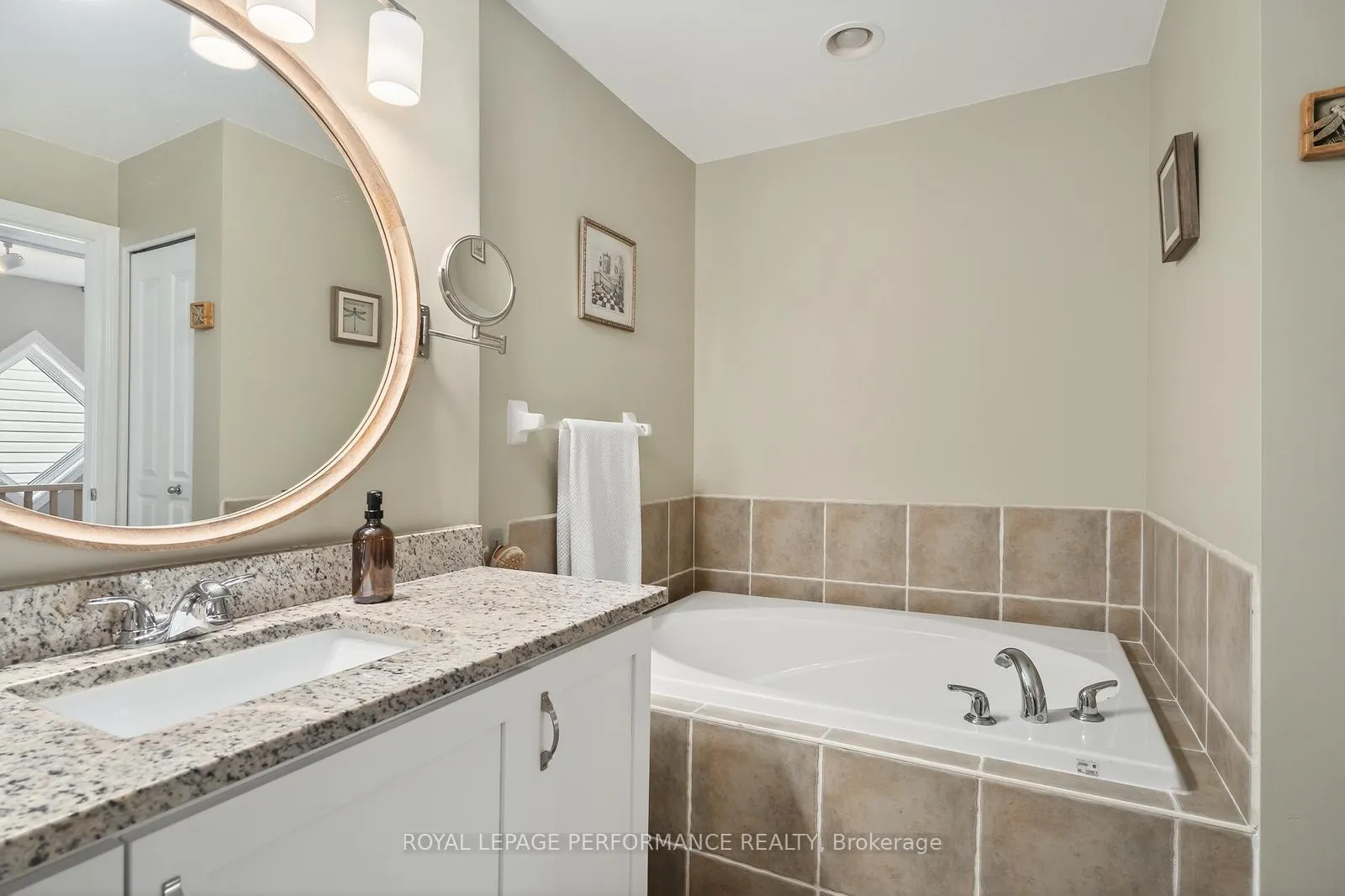Photo 25 of 229 Saddlesmith Circle, Ottawa, Kanata - Emerald Meadows/Trailwest — HOMEH