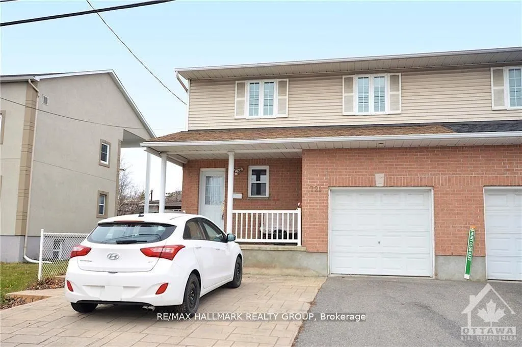 Front of 1721 Queensdale Avenue