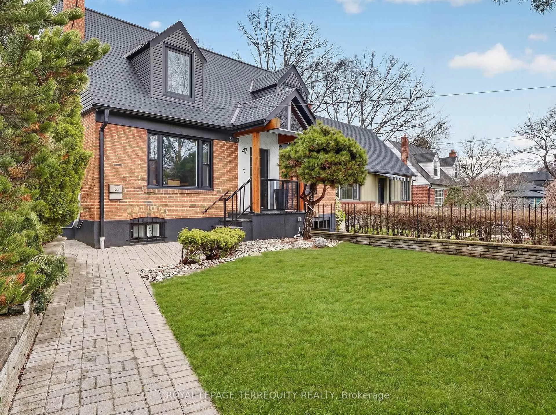 Photo 2 of 47 Berl Avenue, Etobicoke, Stonegate-Queensway — HOMEH