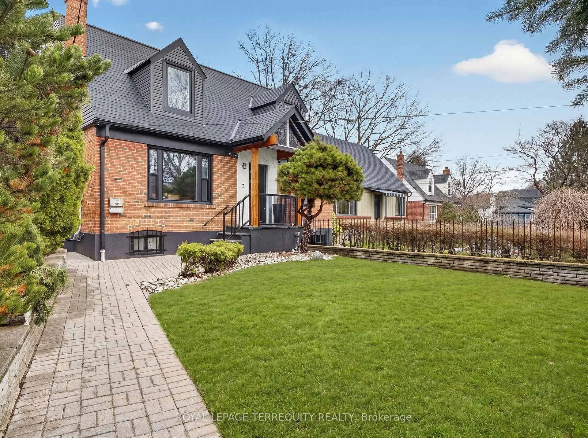 Photo 3 of 47 Berl Avenue, Etobicoke, Stonegate-Queensway — HOMEH