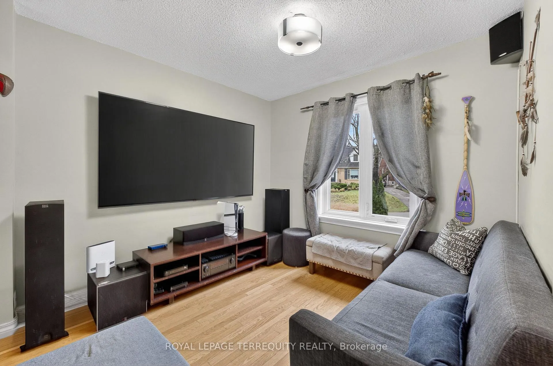 Photo 7 of 47 Berl Avenue, Etobicoke, Stonegate-Queensway — HOMEH