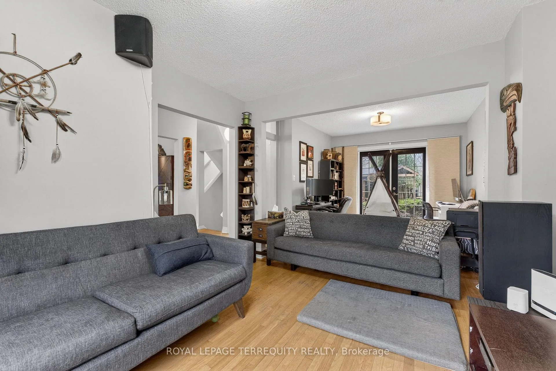Photo 8 of 47 Berl Avenue, Etobicoke, Stonegate-Queensway — HOMEH