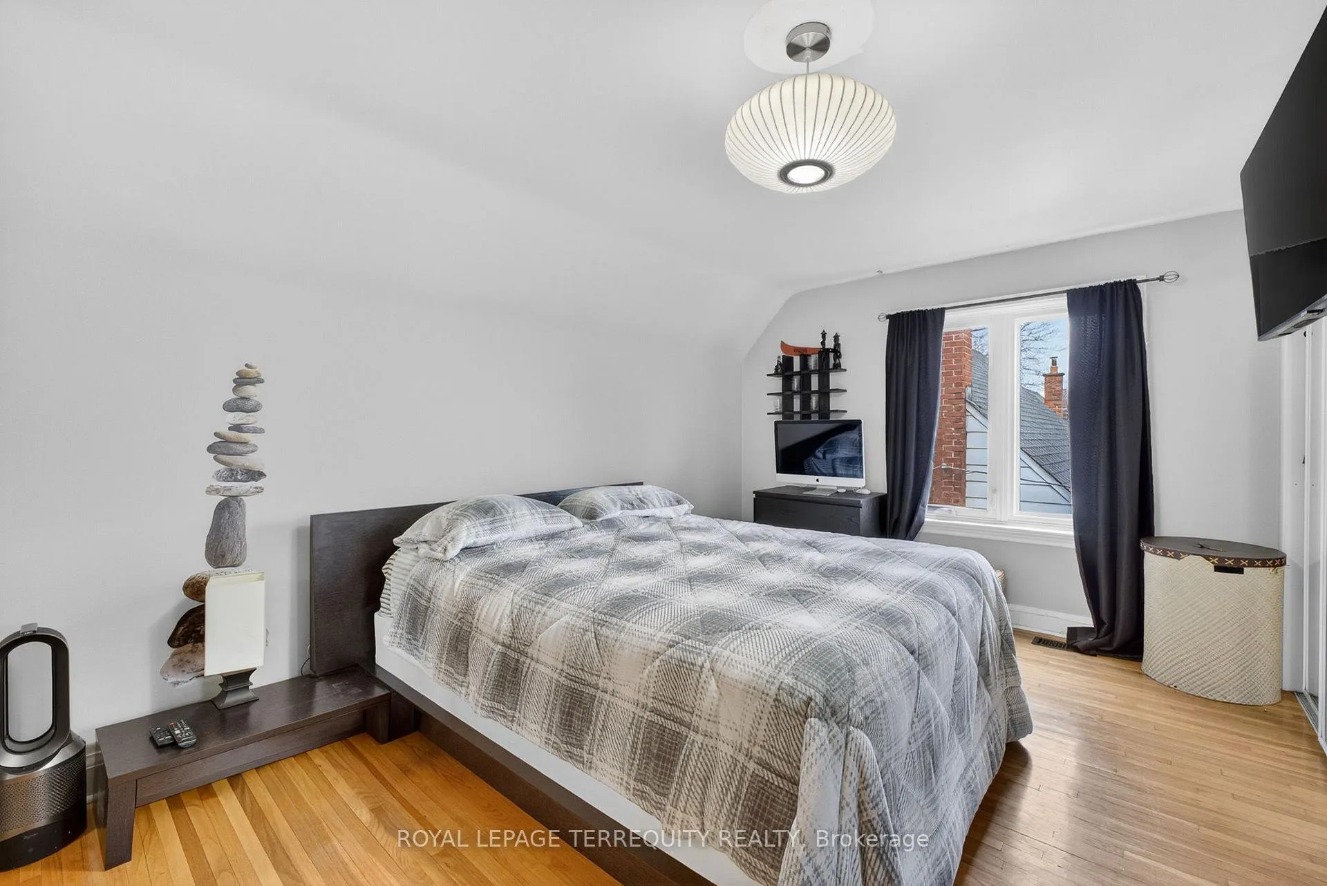 Photo 25 of 47 Berl Avenue, Etobicoke, Stonegate-Queensway — HOMEH