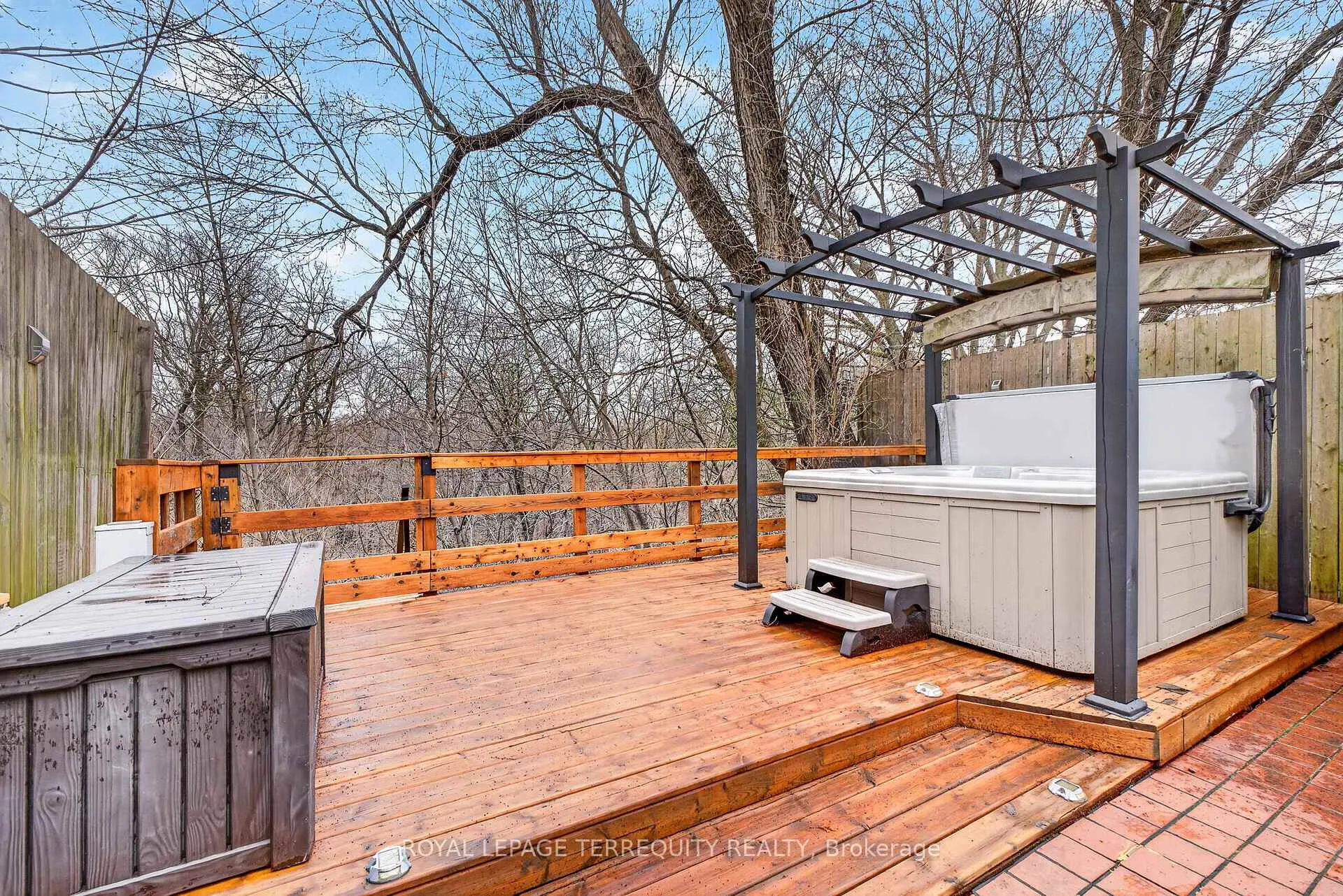 Photo 37 of 47 Berl Avenue, Etobicoke, Stonegate-Queensway — HOMEH