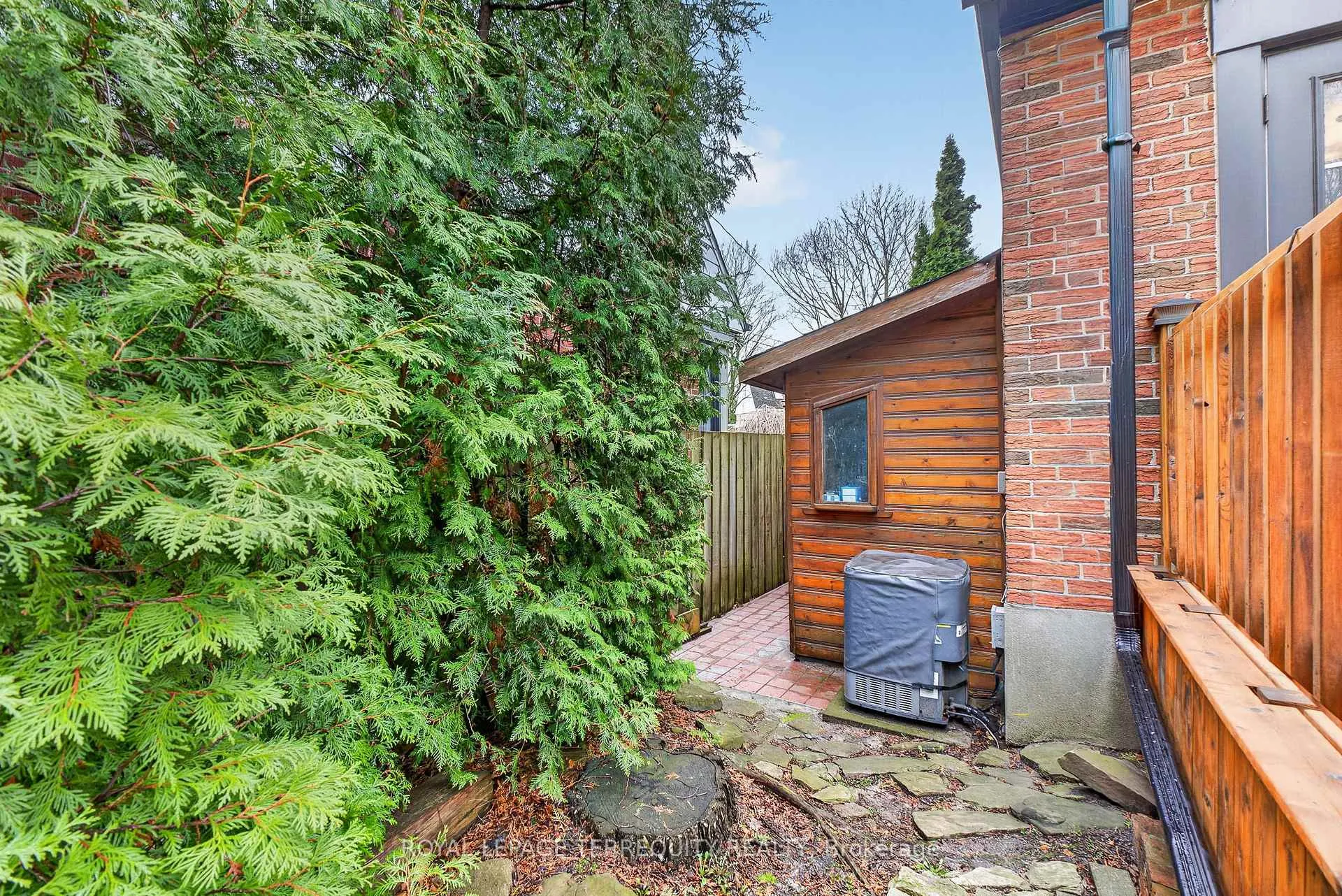 Photo 43 of 47 Berl Avenue, Etobicoke, Stonegate-Queensway — HOMEH