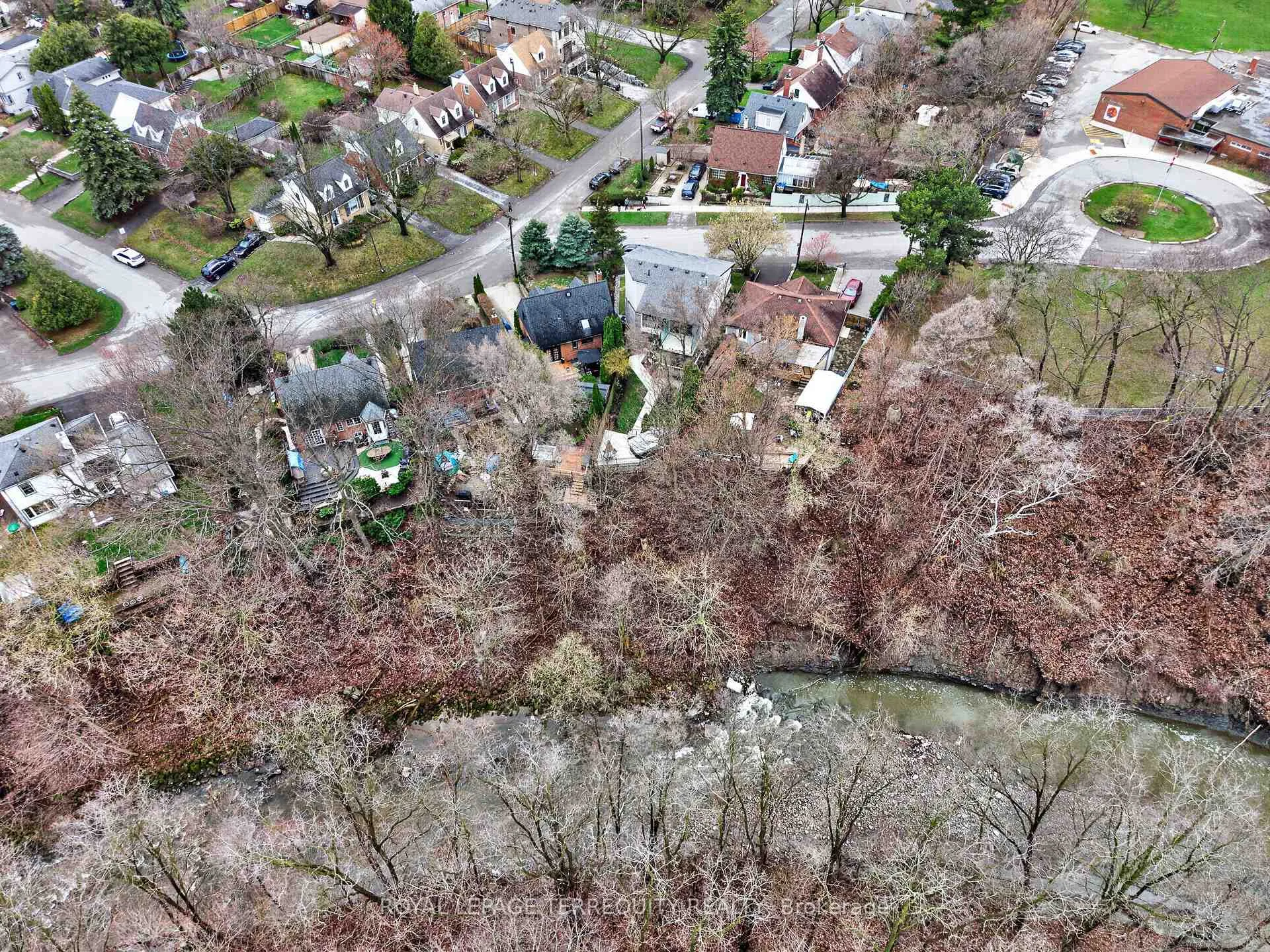 Photo 44 of 47 Berl Avenue, Etobicoke, Stonegate-Queensway — HOMEH