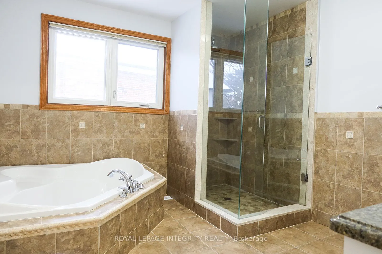 Photo 9 of Unit #1 (upper), 56 Francis Street, Vaughan, East Woodbridge — HOMEH