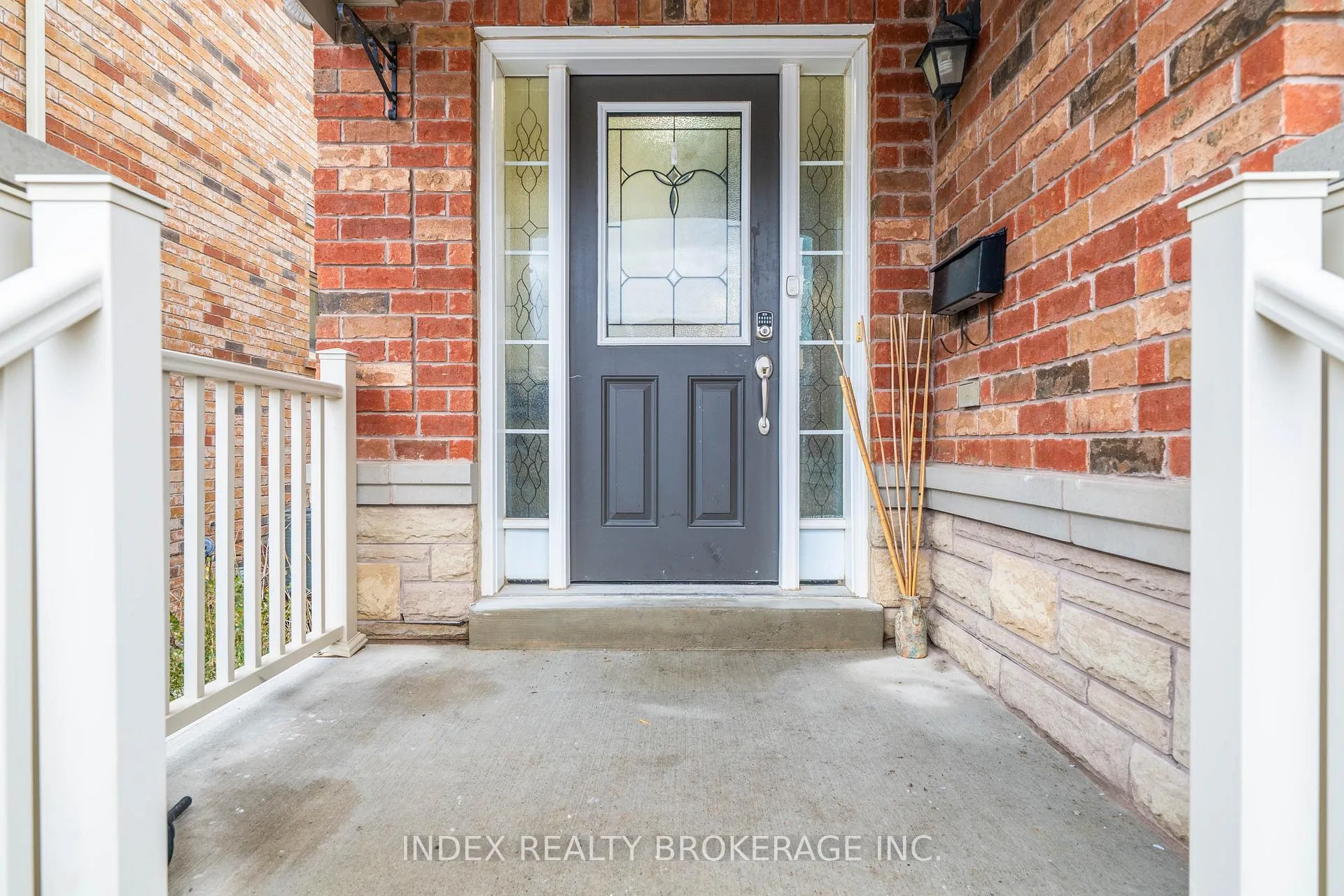 Photo 5 of 806 Mccue Drive, Oshawa, Taunton — HOMEH
