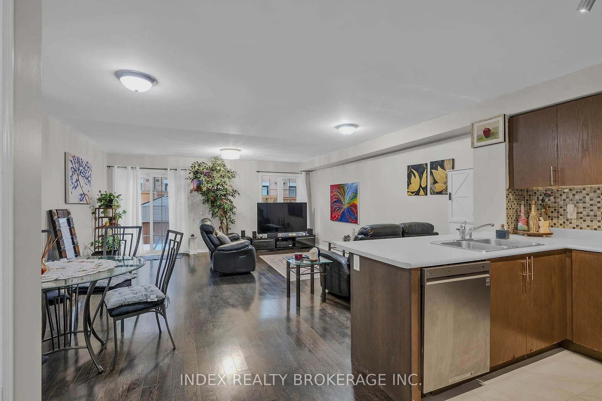 Photo 9 of 806 Mccue Drive, Oshawa, Taunton — HOMEH