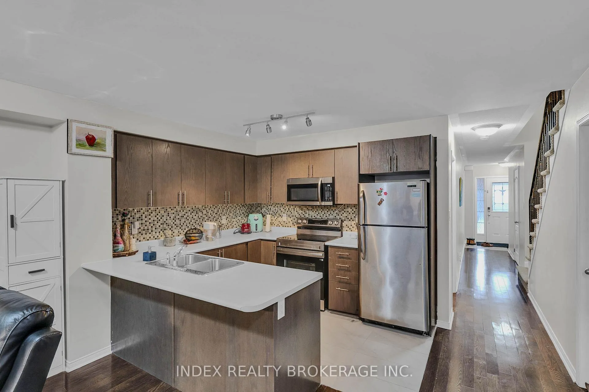 Photo 12 of 806 Mccue Drive, Oshawa, Taunton — HOMEH