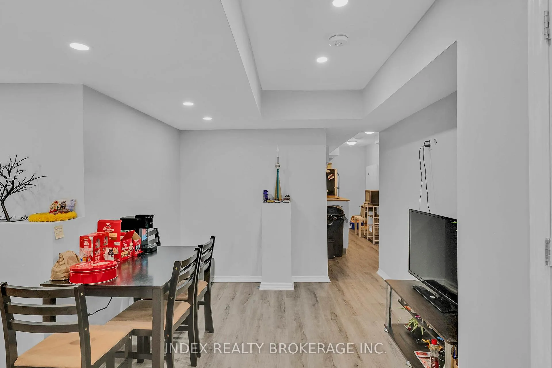 Photo 30 of 806 Mccue Drive, Oshawa, Taunton — HOMEH