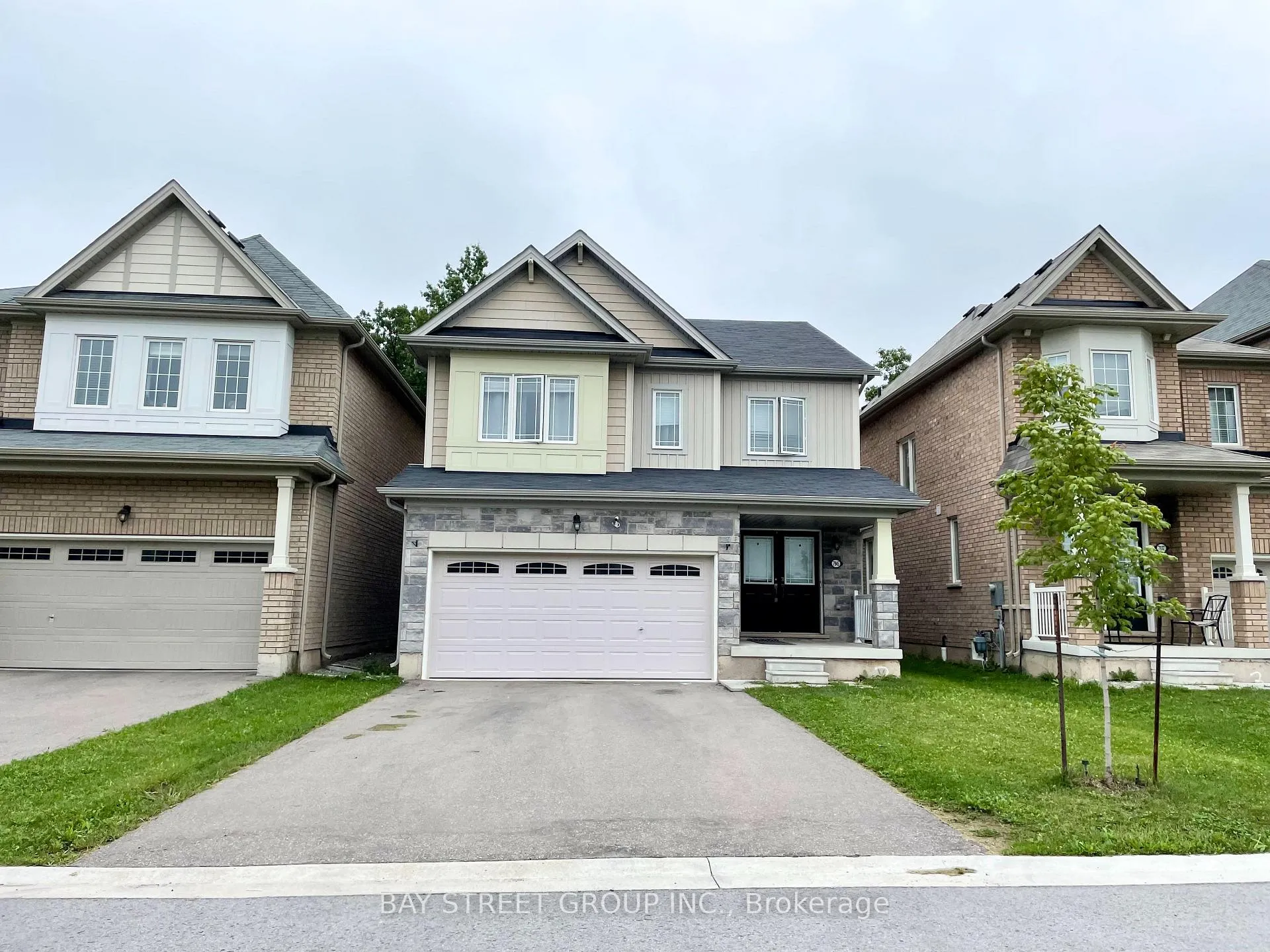 Photo 1 of 7945 Hackberry Trail, Niagara Falls, Brown — HOMEH