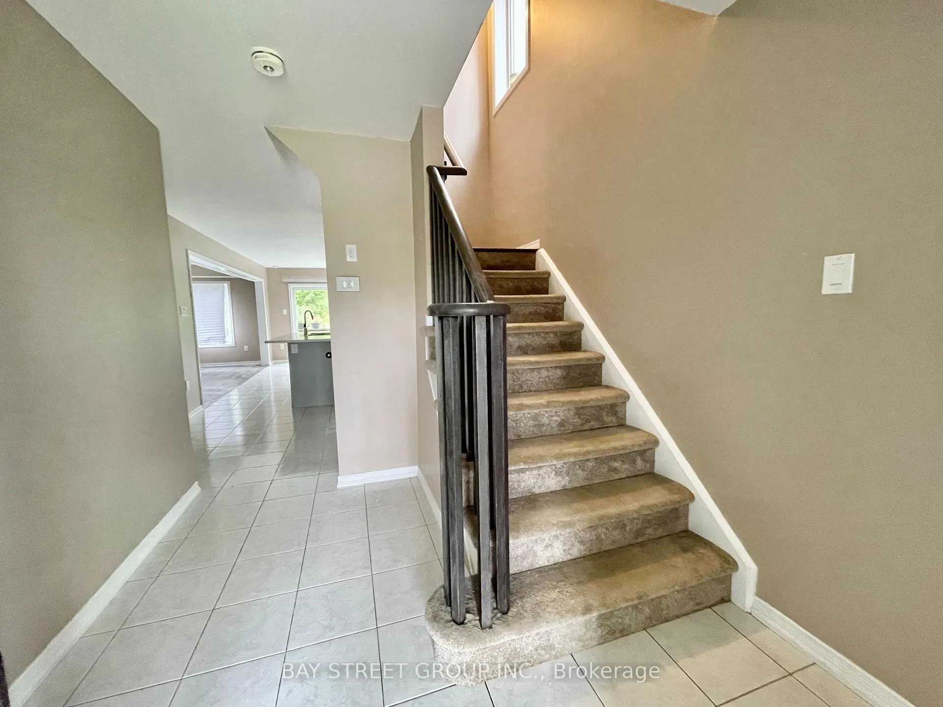 Photo 11 of 7945 Hackberry Trail, Niagara Falls, Brown — HOMEH