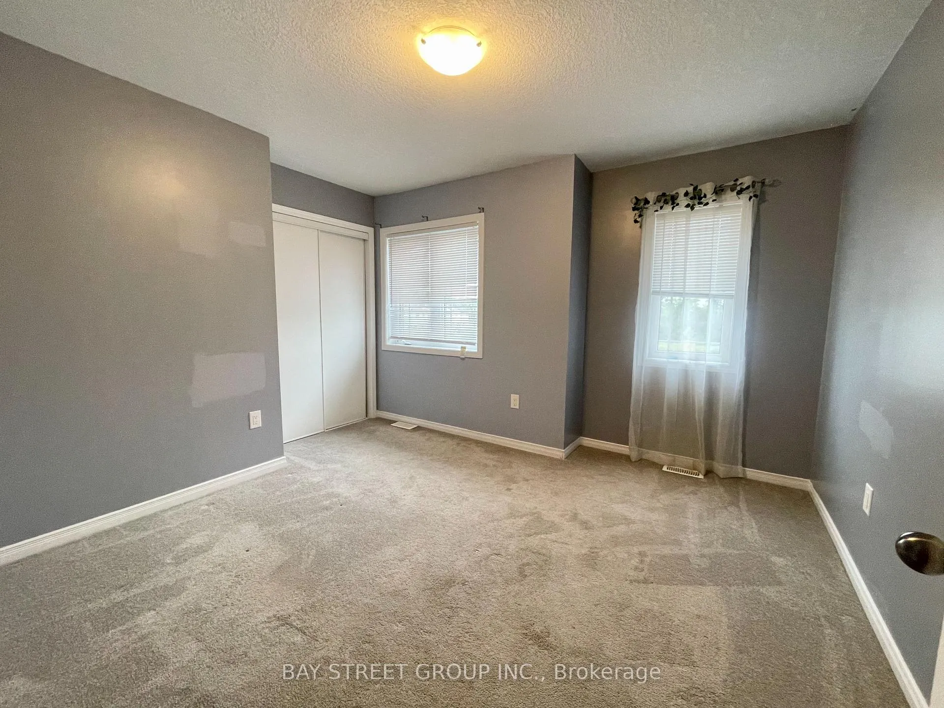 Photo 20 of 7945 Hackberry Trail, Niagara Falls, Brown — HOMEH