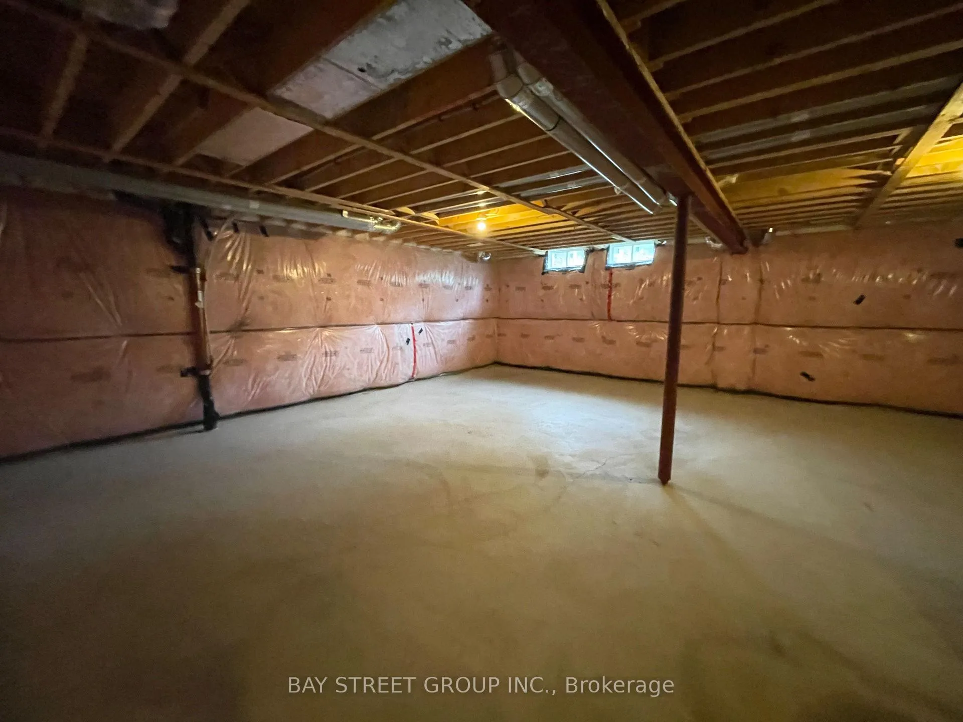 Photo 21 of 7945 Hackberry Trail, Niagara Falls, Brown — HOMEH