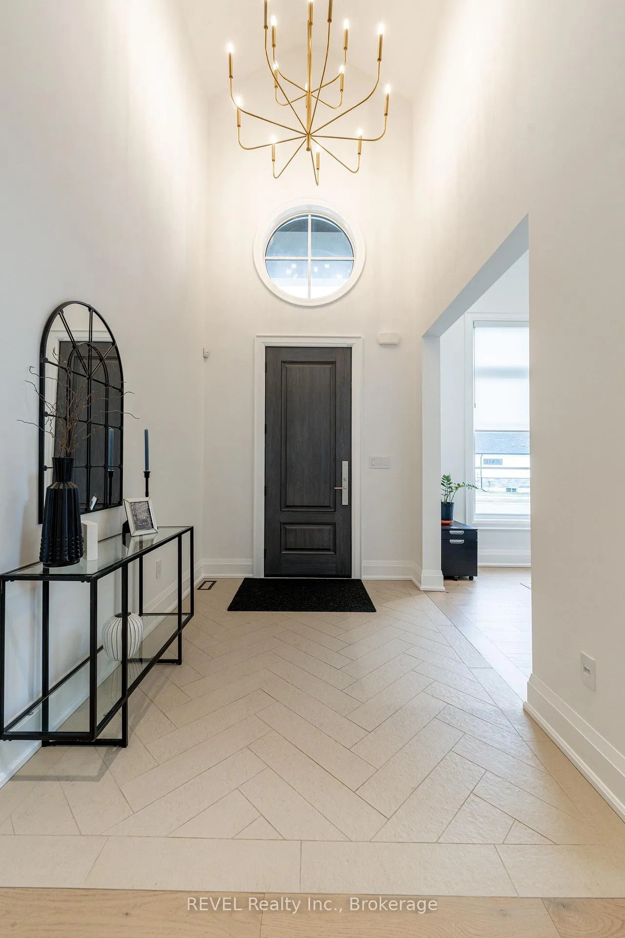 Photo 5 of 7515 Sherrilee Crescent, Niagara Falls, Brown — HOMEH