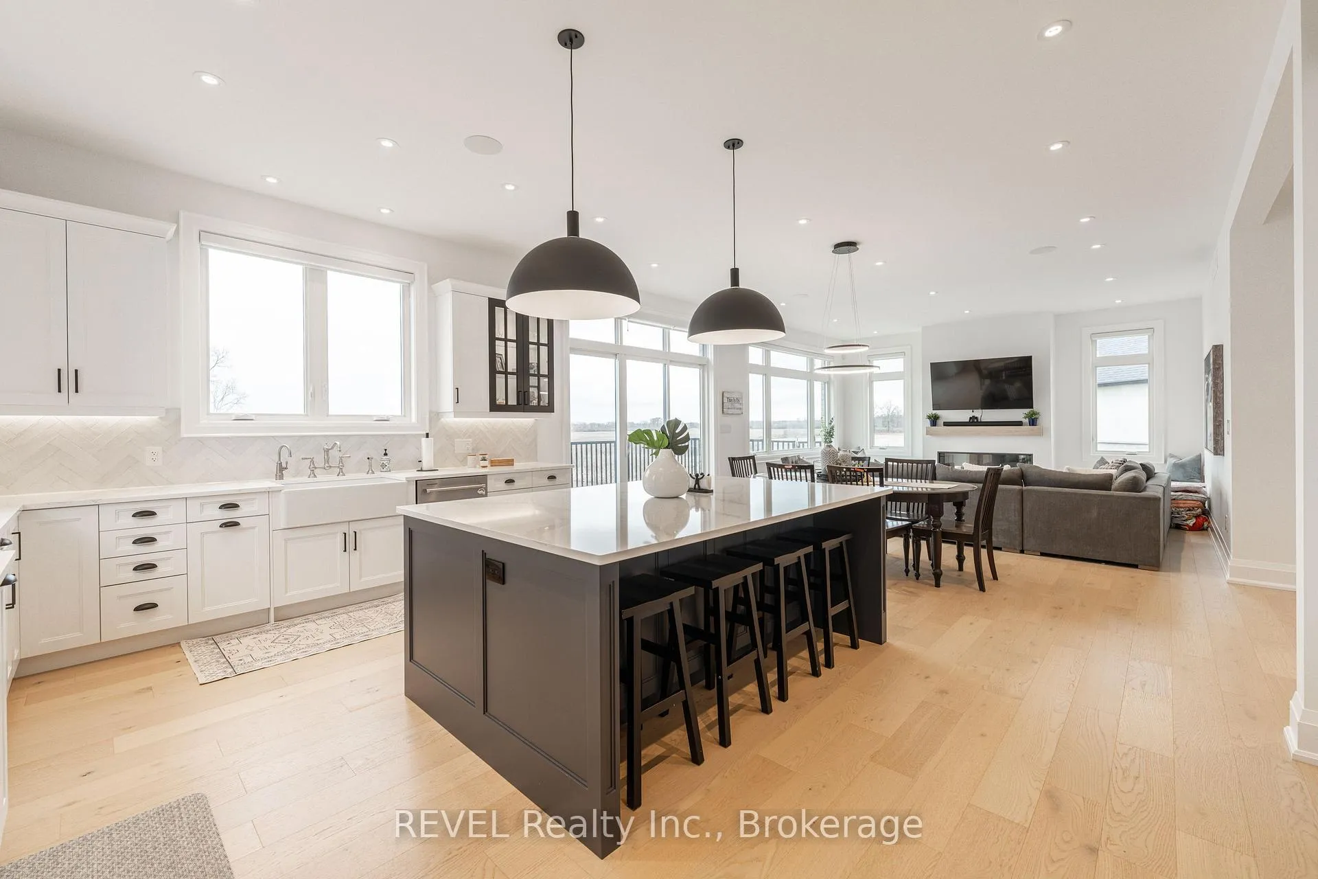 Photo 10 of 7515 Sherrilee Crescent, Niagara Falls, Brown — HOMEH