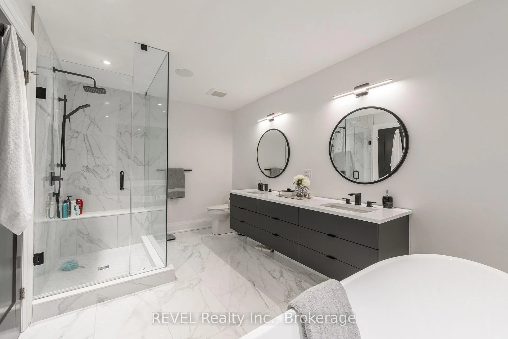Photo 33 of 7515 Sherrilee Crescent, Niagara Falls, Brown — HOMEH