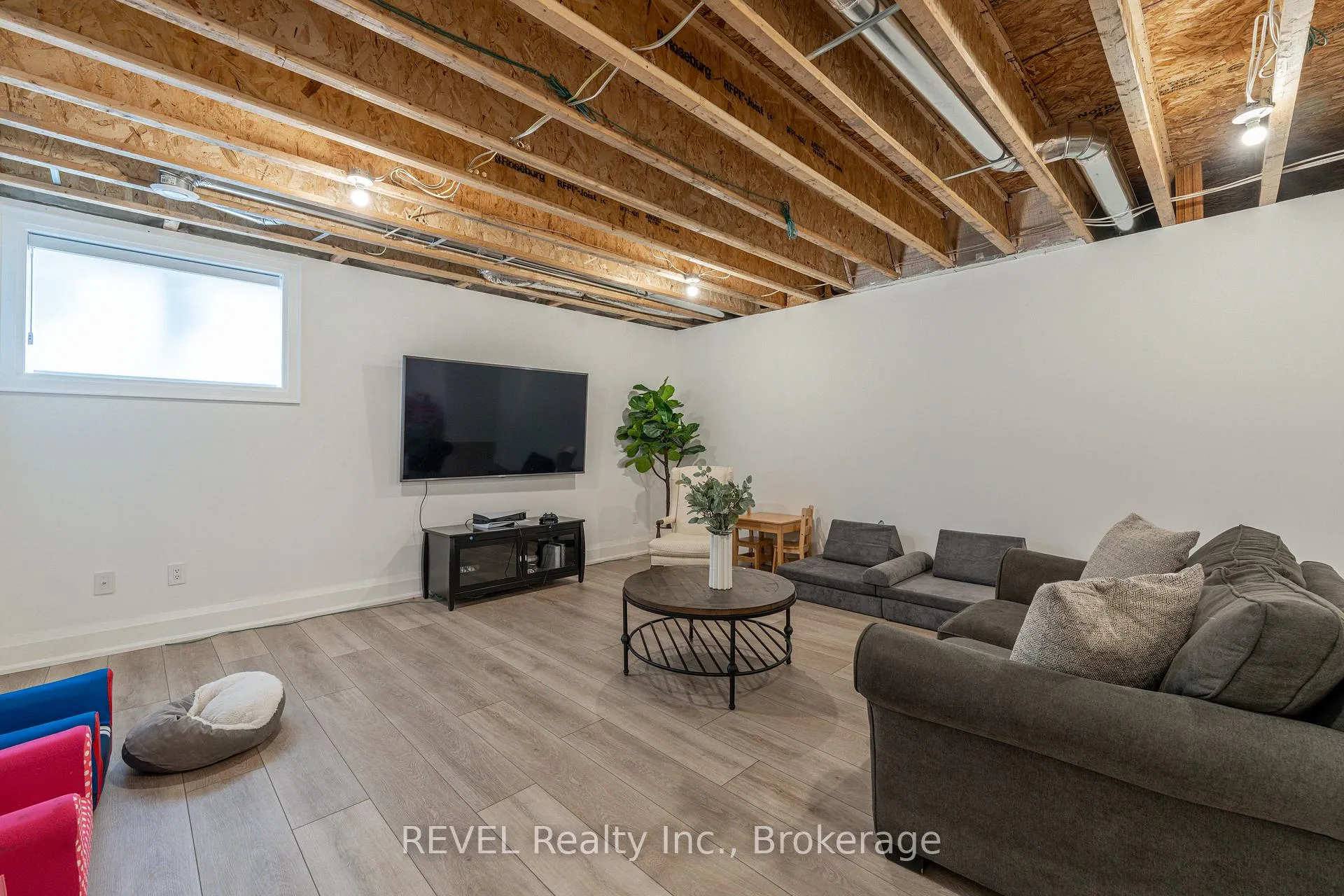 Photo 37 of 7515 Sherrilee Crescent, Niagara Falls, Brown — HOMEH