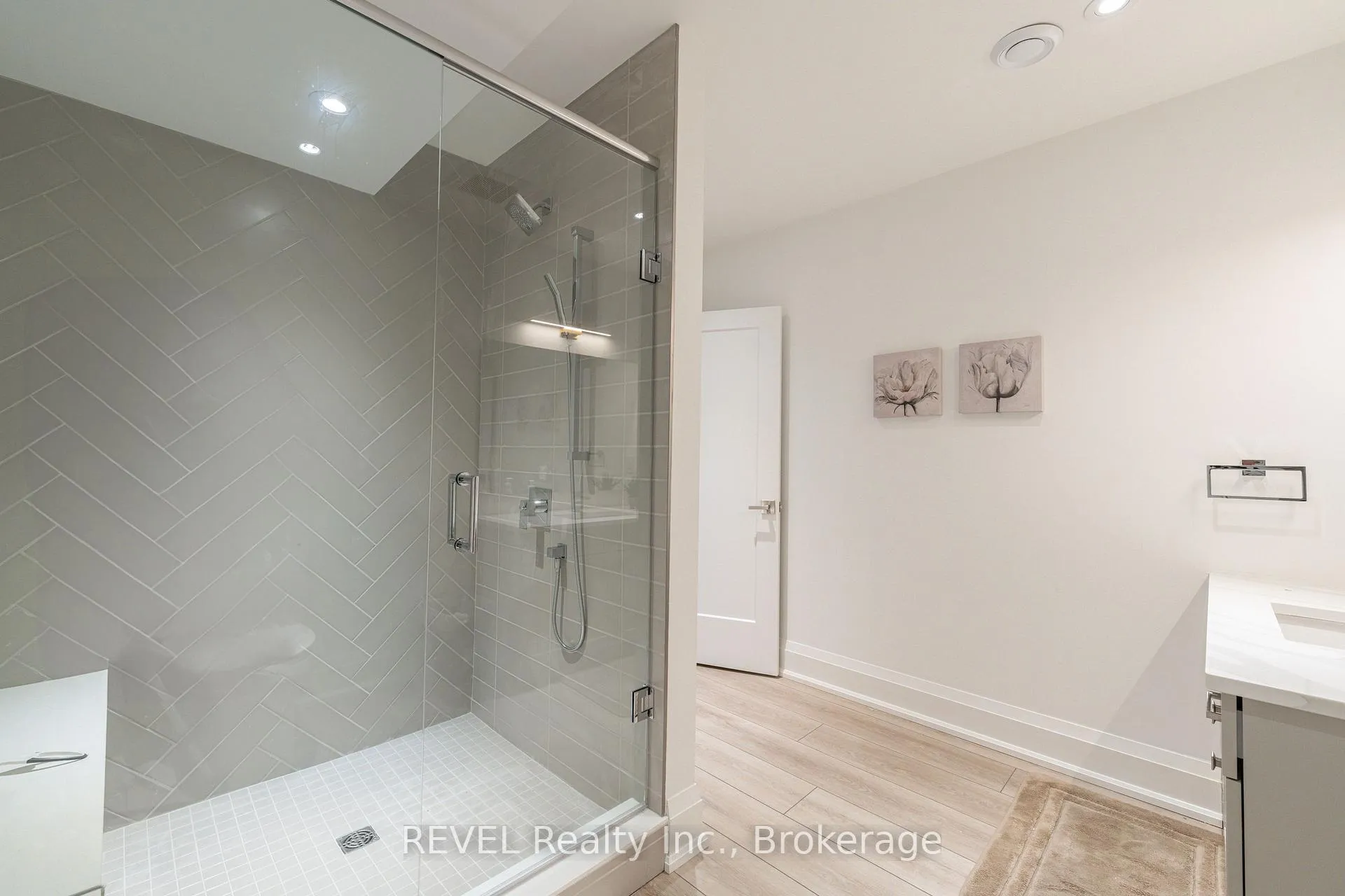 Photo 39 of 7515 Sherrilee Crescent, Niagara Falls, Brown — HOMEH