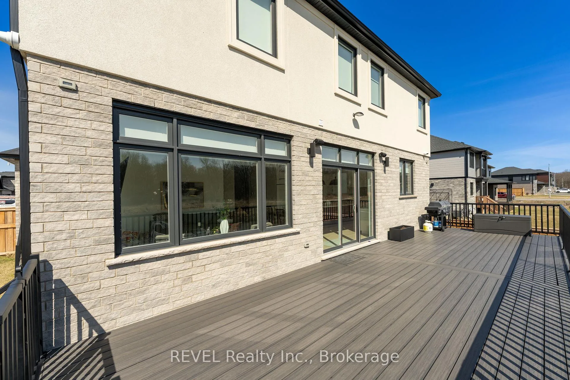 Photo 40 of 7515 Sherrilee Crescent, Niagara Falls, Brown — HOMEH
