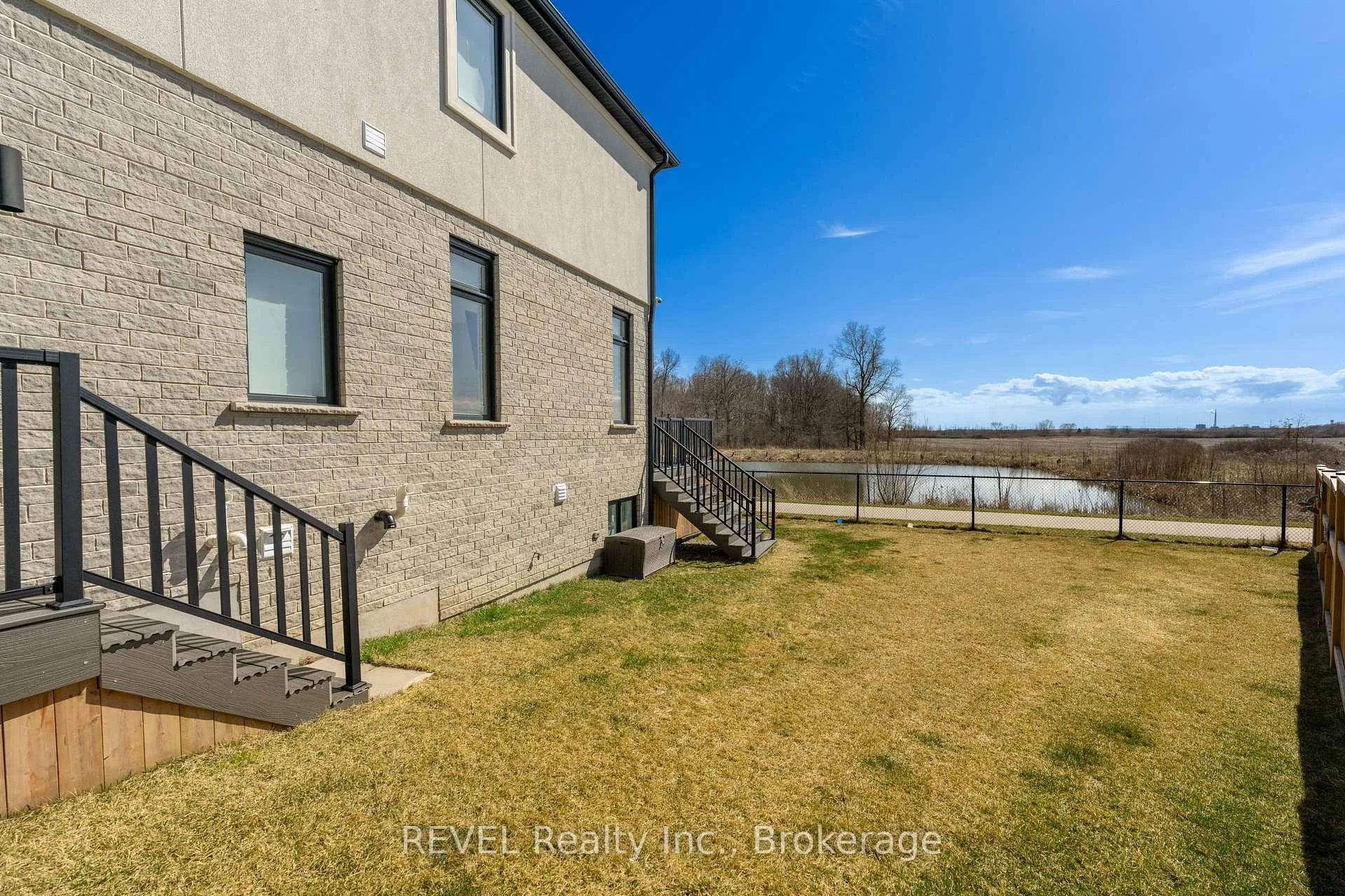 Photo 41 of 7515 Sherrilee Crescent, Niagara Falls, Brown — HOMEH