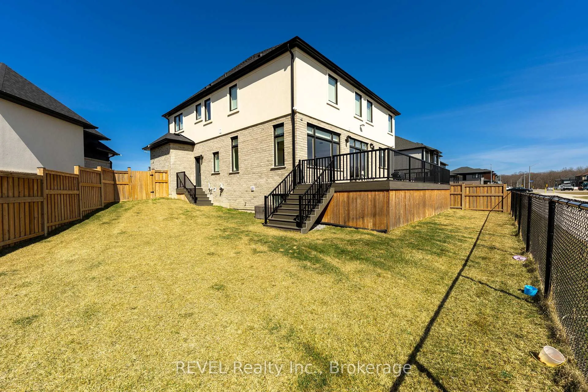 Photo 43 of 7515 Sherrilee Crescent, Niagara Falls, Brown — HOMEH