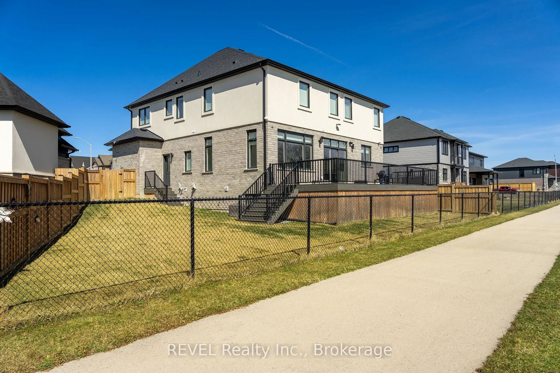 Photo 44 of 7515 Sherrilee Crescent, Niagara Falls, Brown — HOMEH