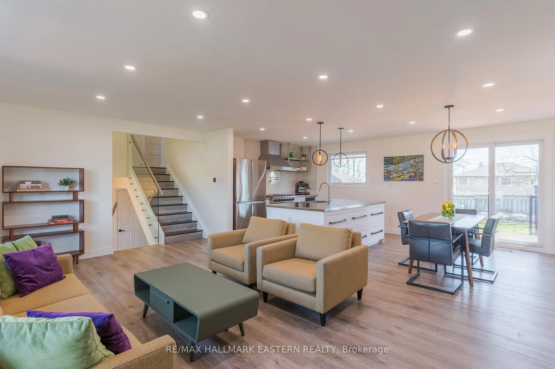 Photo 7 of 1593 Westbrook Drive, Peterborough, Monaghan Ward 2 — HOMEH