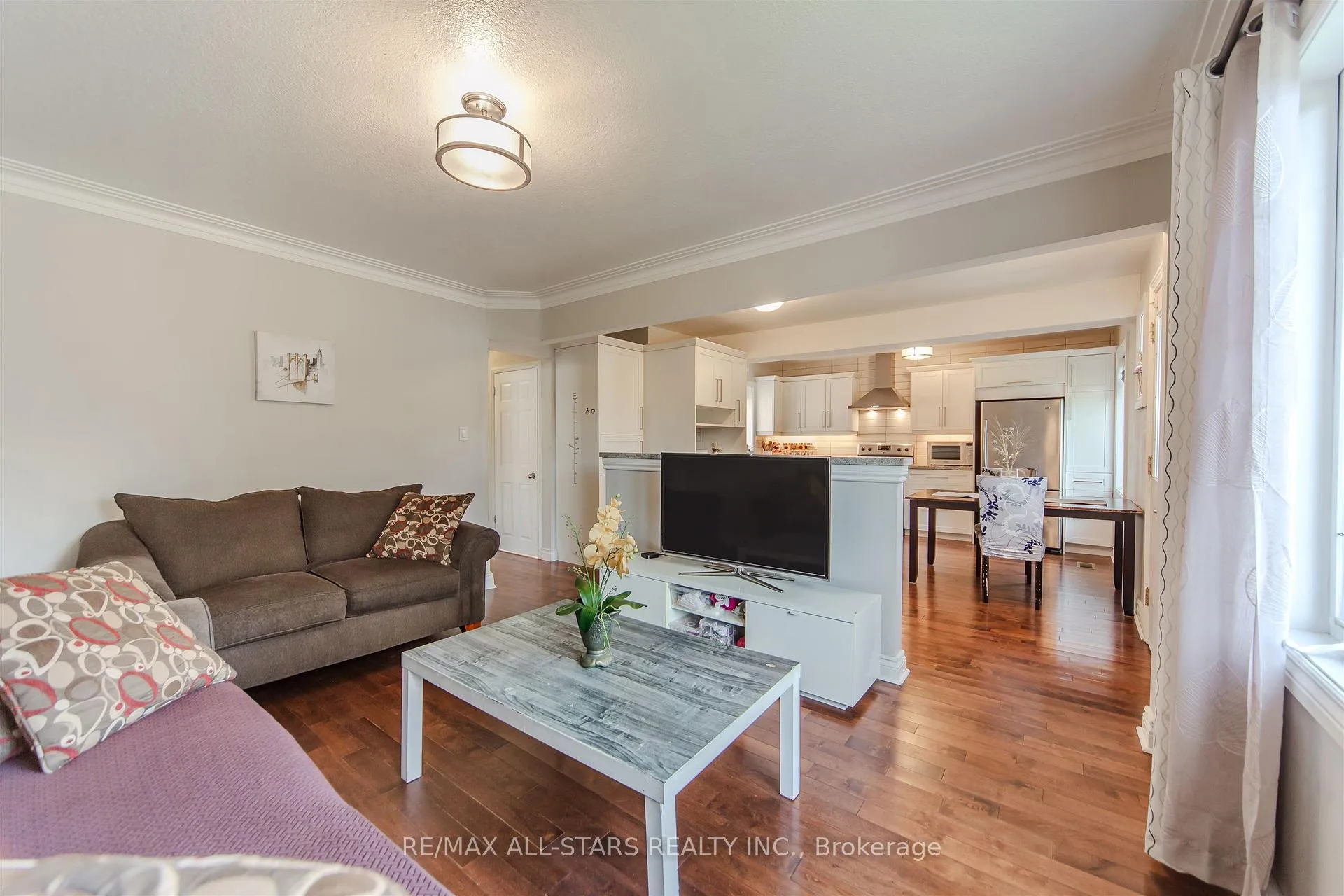 Photo 4 of 27 Martindale Road, Scarborough, Cliffcrest — HOMEH