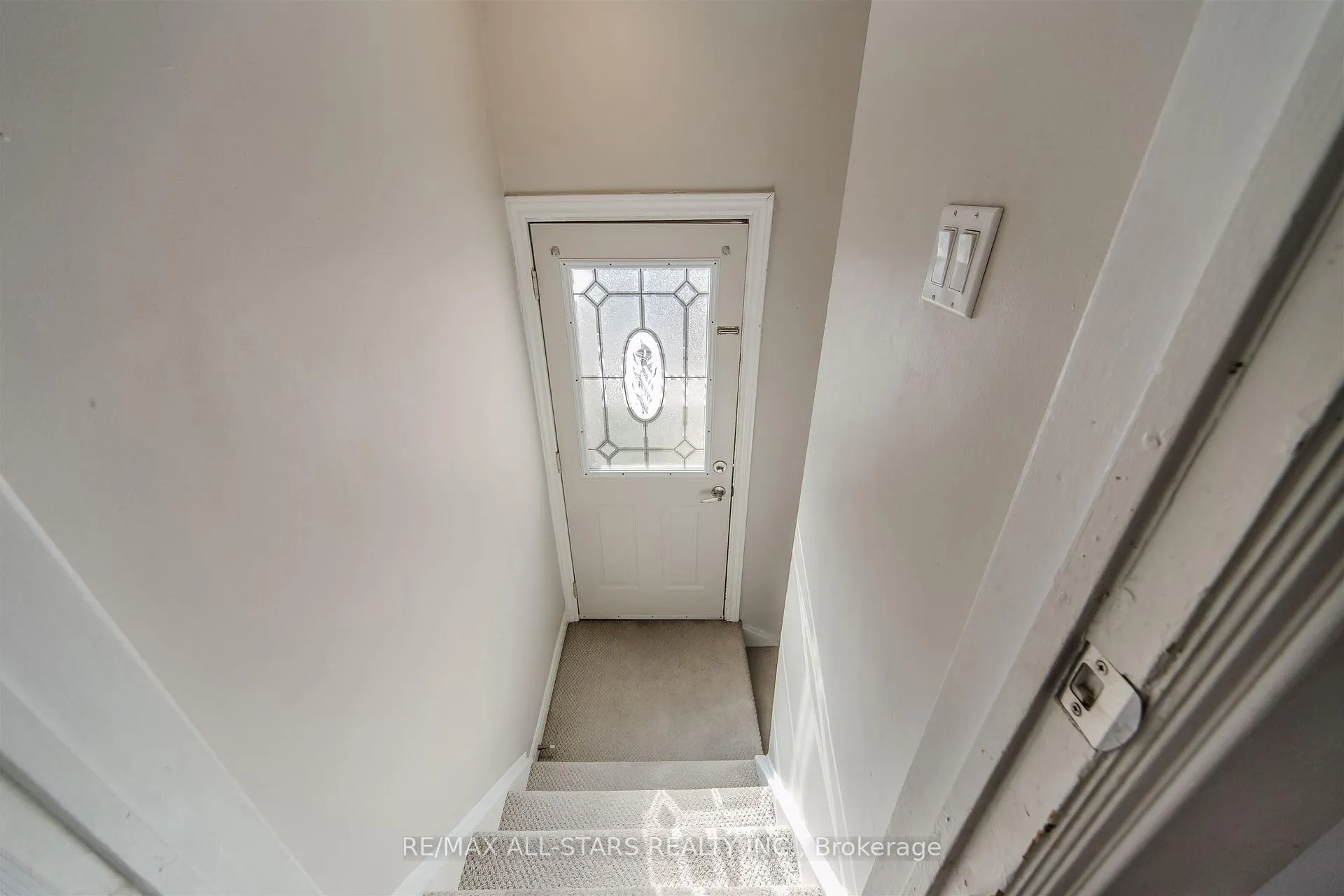 Photo 14 of 27 Martindale Road, Scarborough, Cliffcrest — HOMEH