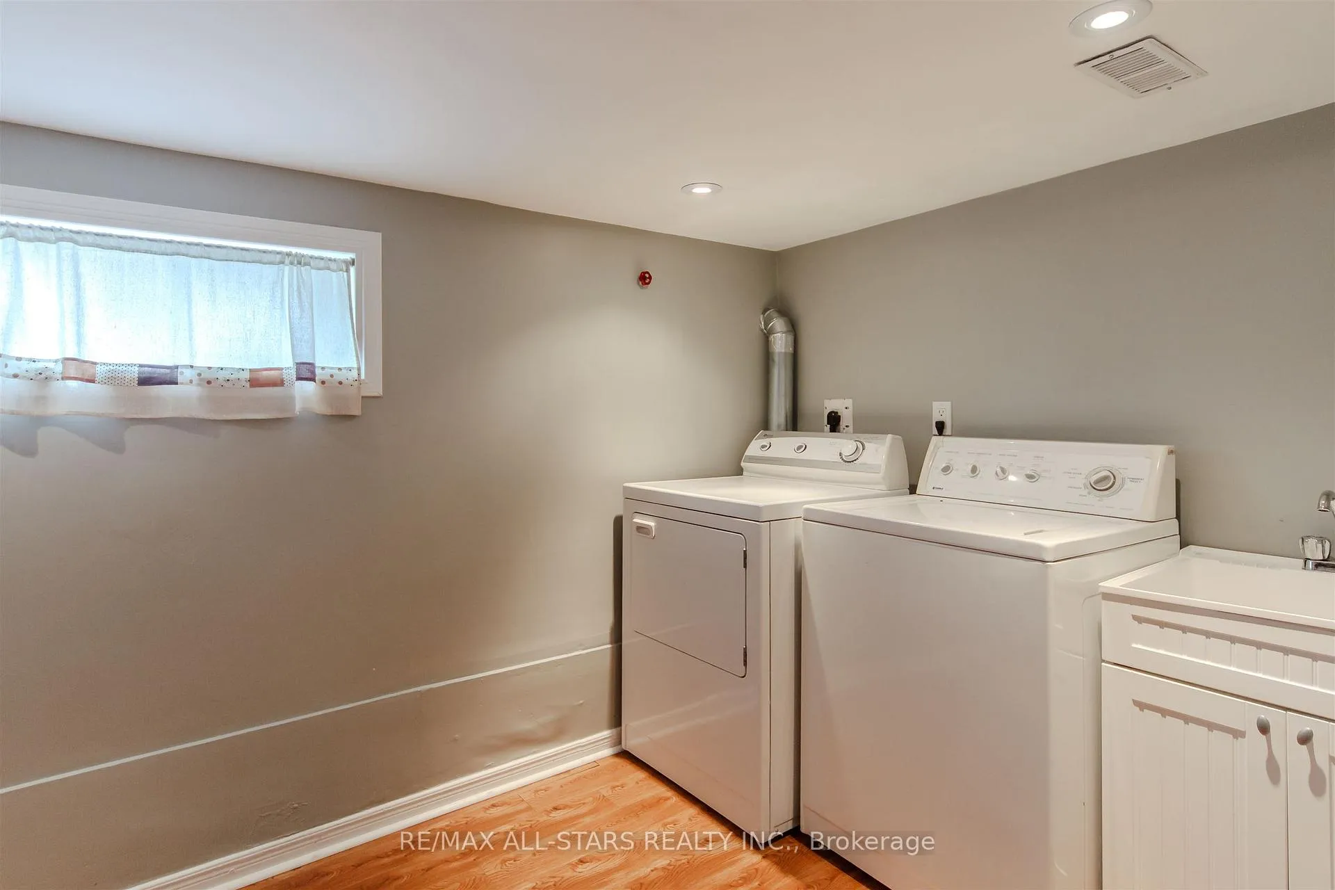 Photo 21 of 27 Martindale Road, Scarborough, Cliffcrest — HOMEH