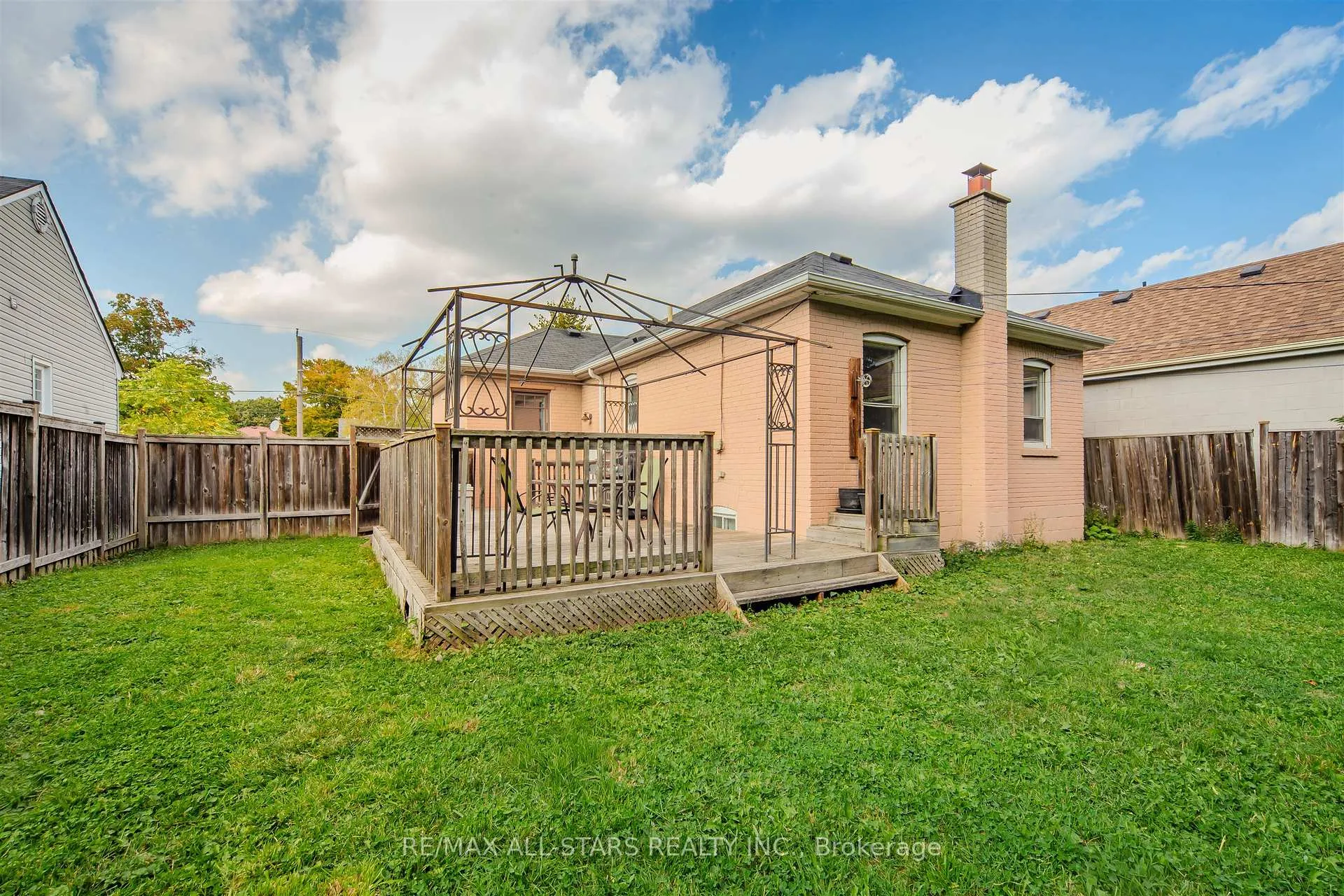 Photo 25 of 27 Martindale Road, Scarborough, Cliffcrest — HOMEH