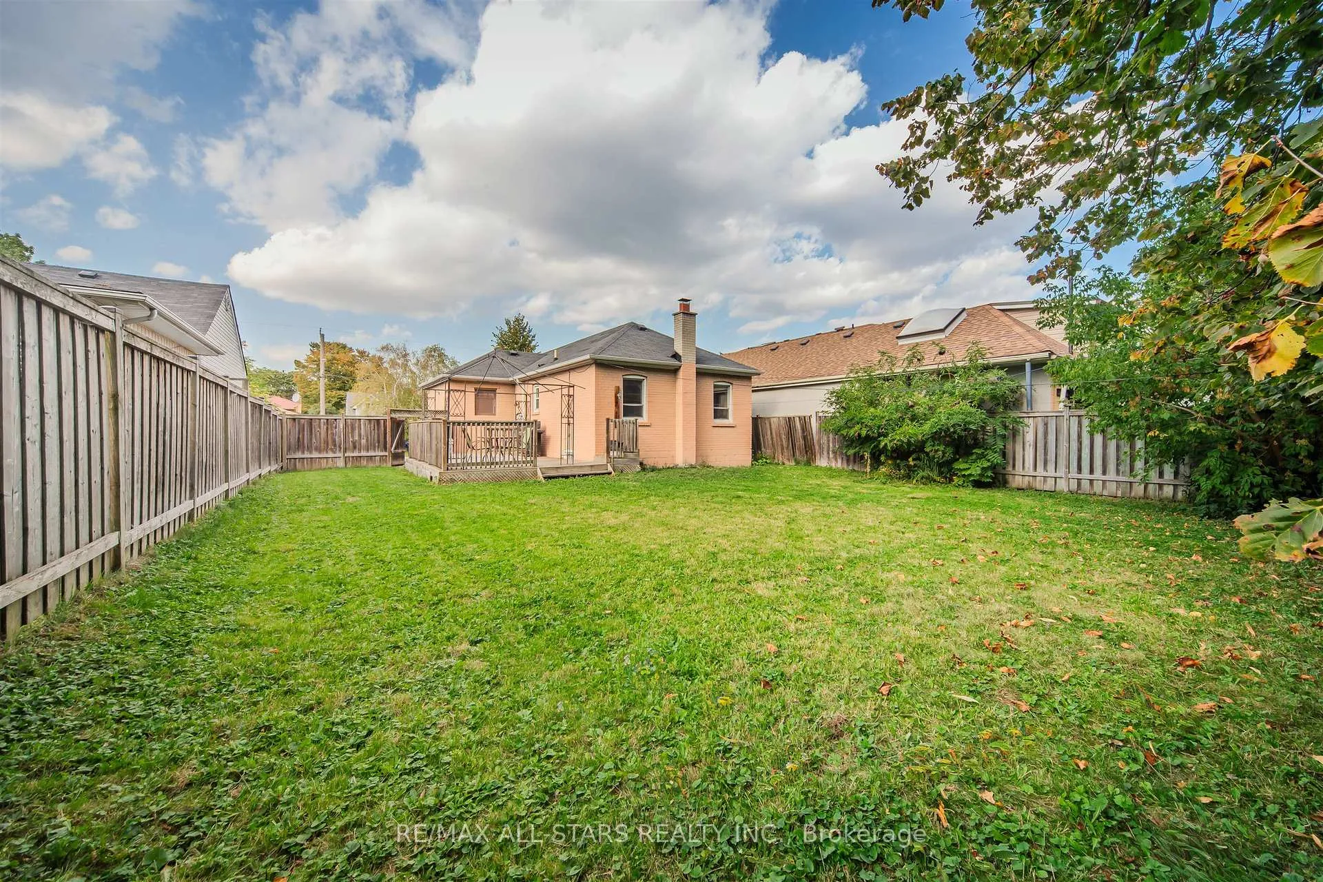 Photo 26 of 27 Martindale Road, Scarborough, Cliffcrest — HOMEH