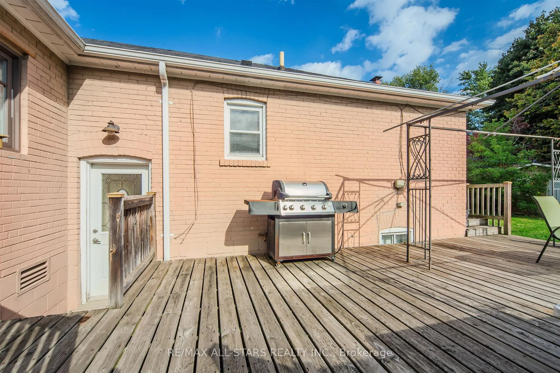Photo 28 of 27 Martindale Road, Scarborough, Cliffcrest — HOMEH