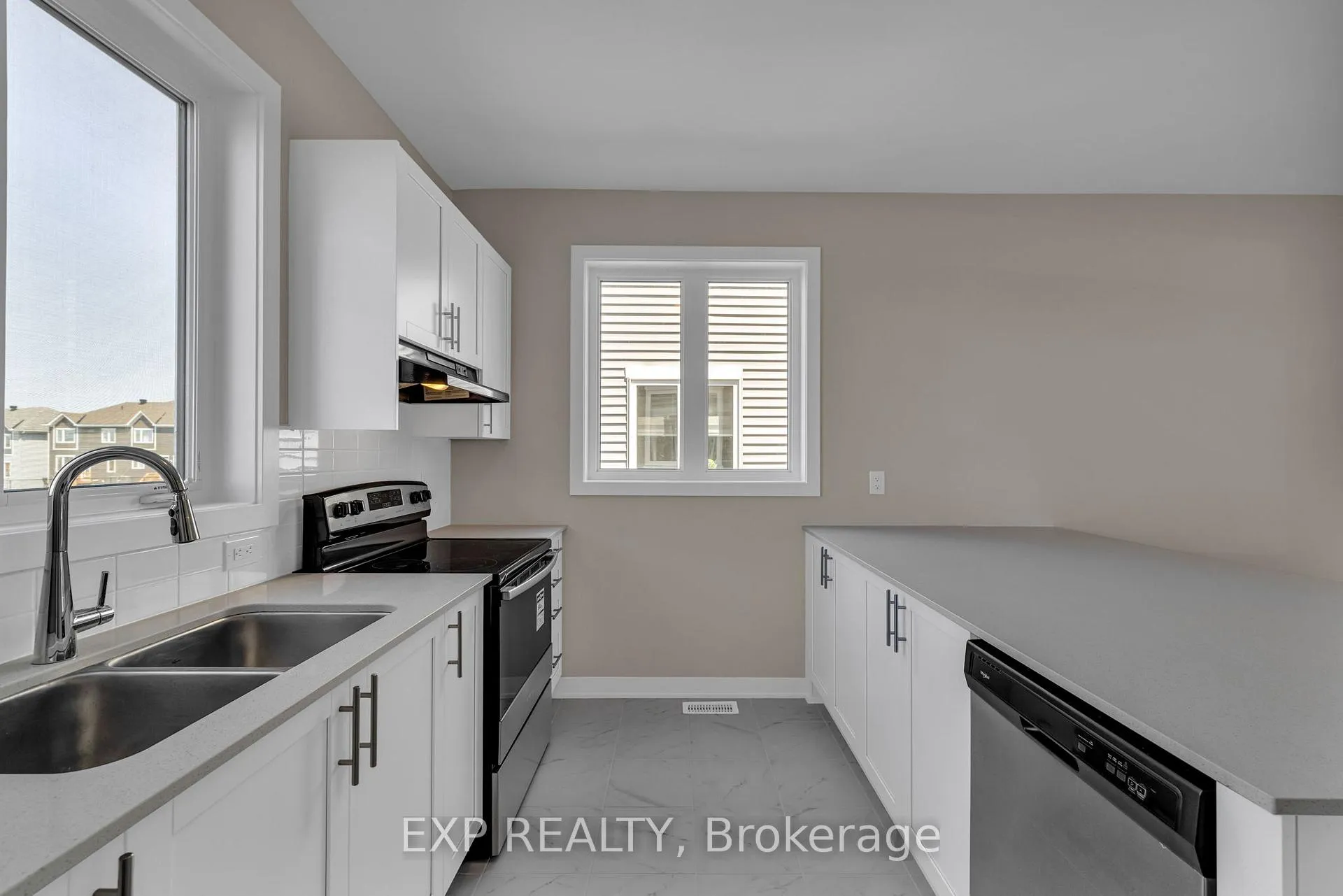 Photo 11 of 417 Epoch Street, Ottawa, Barrhaven - Half Moon Bay — HOMEH