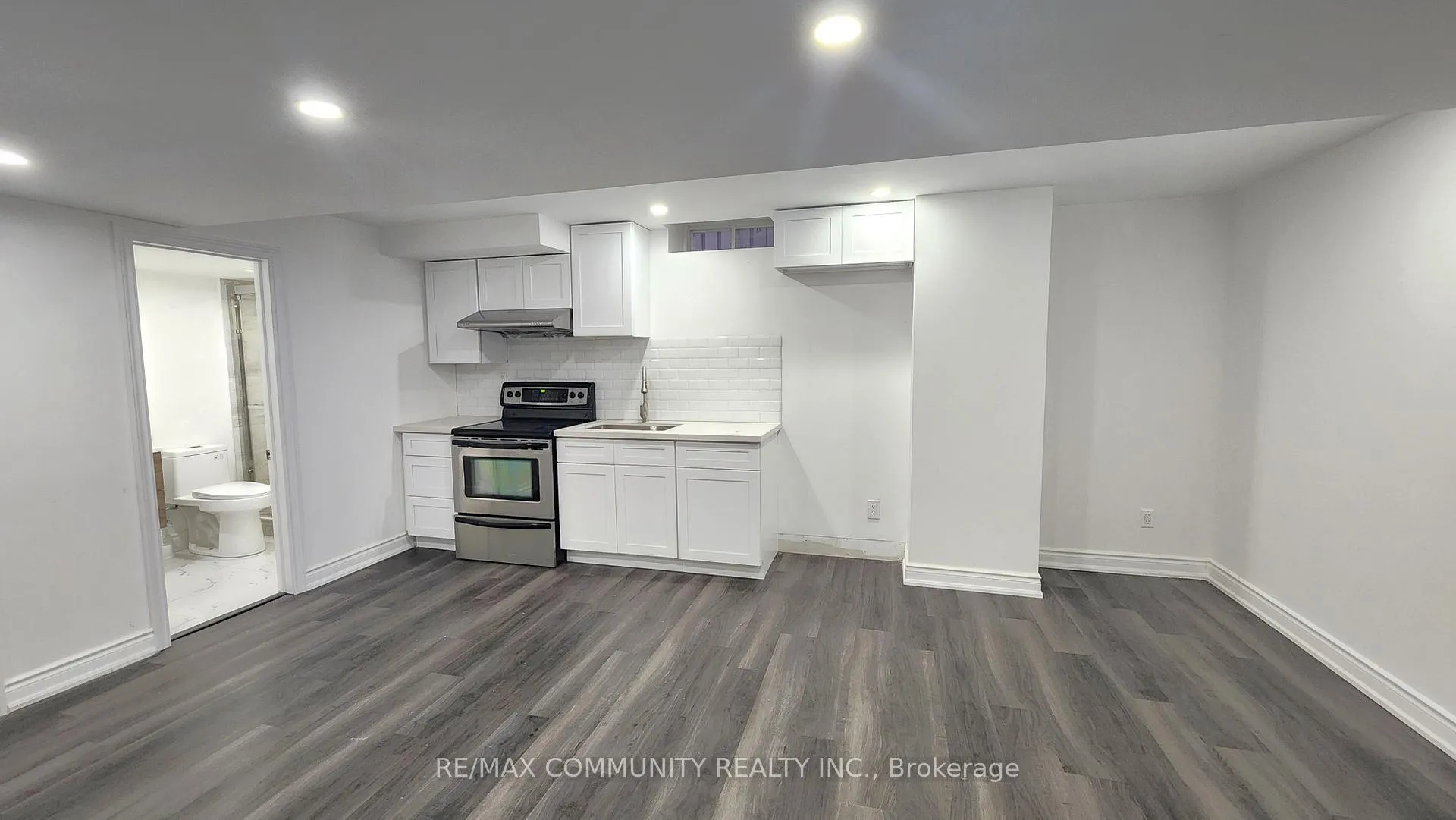 Photo 6 of Unit Lower, 1 Hesham Drive, Whitby, Brooklin — HOMEH