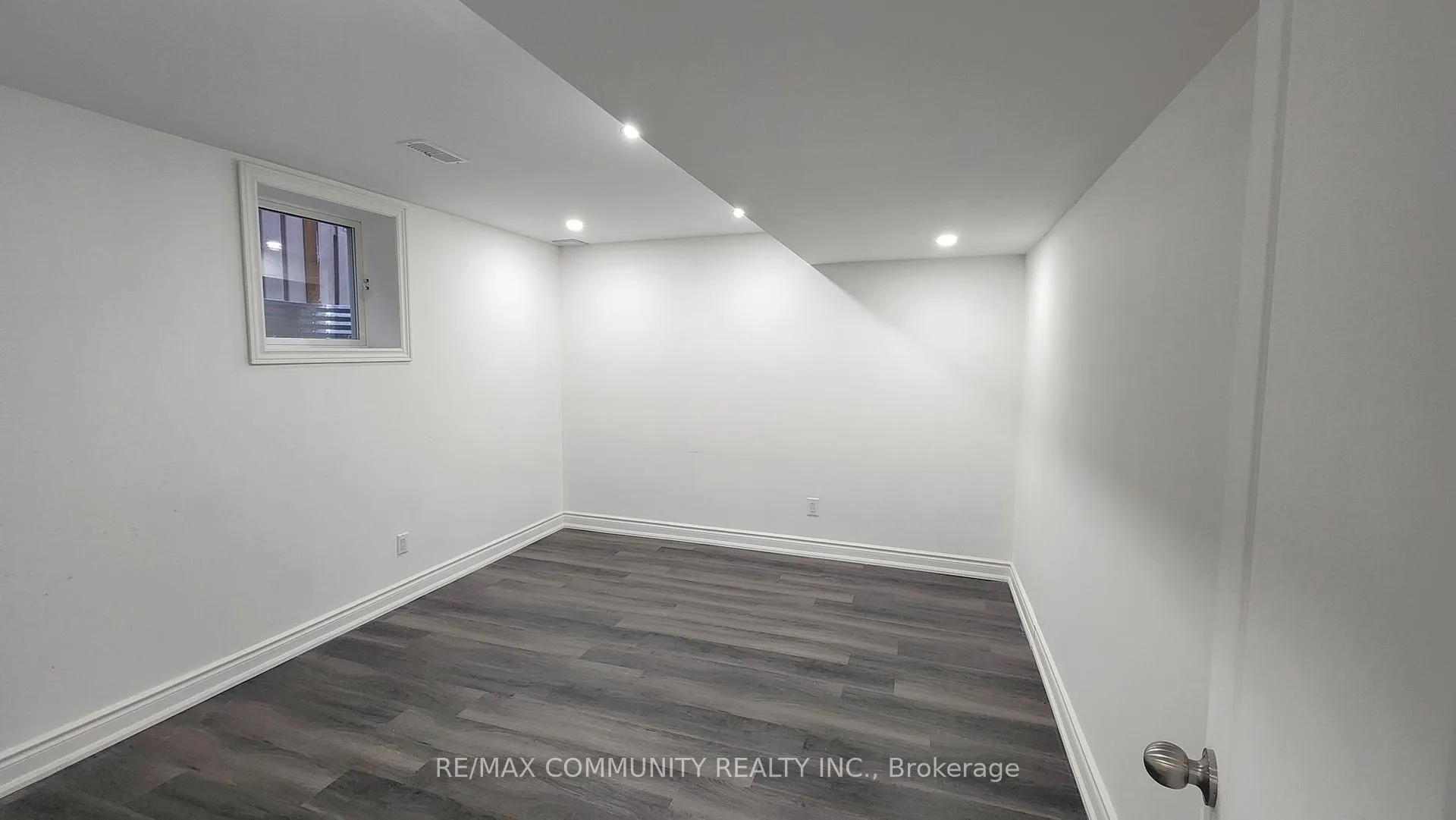 Photo 8 of Unit Lower, 1 Hesham Drive, Whitby, Brooklin — HOMEH