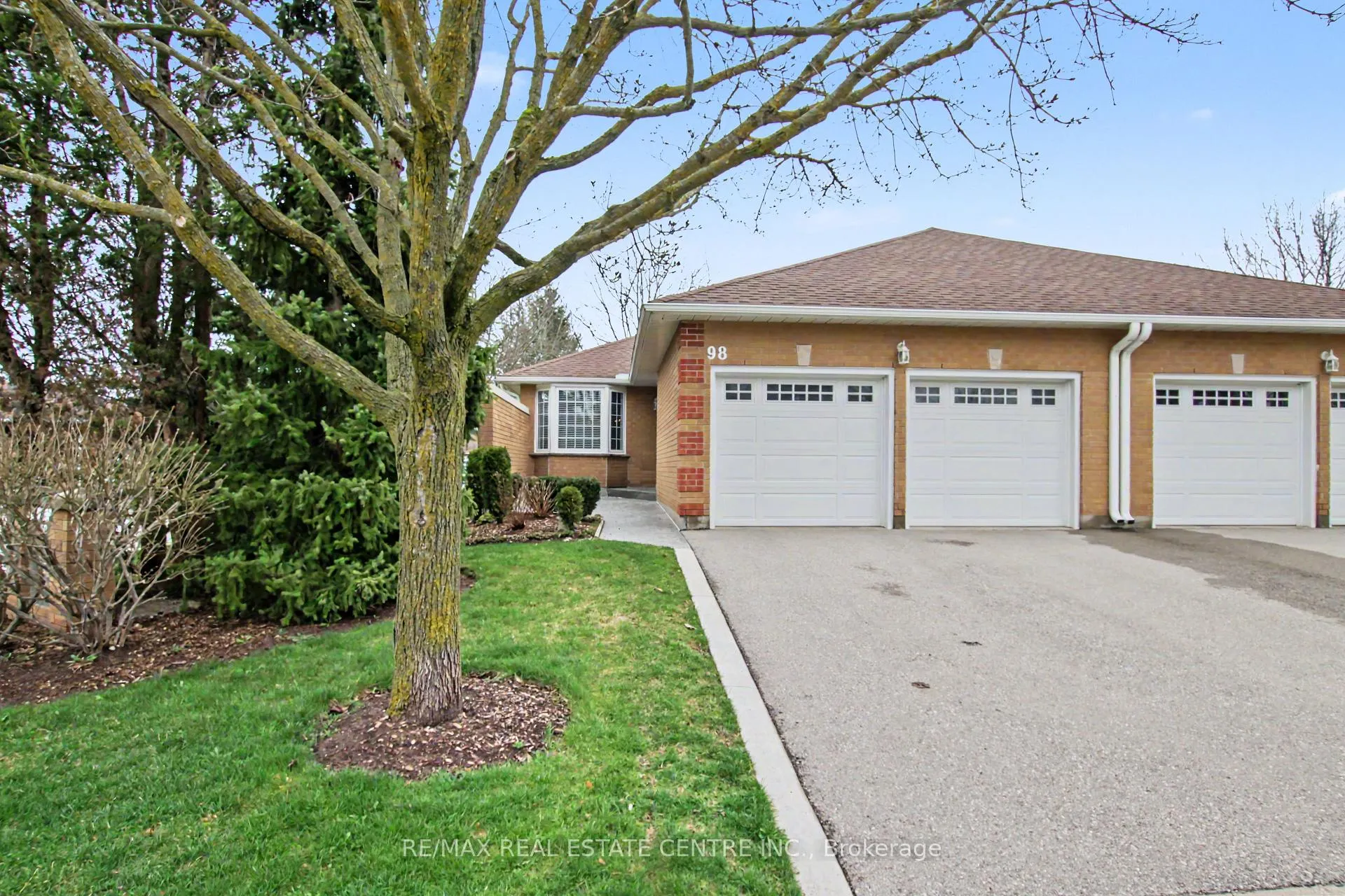 Photo 3 of 98 Beasley Crescent, Cambridge — HOMEH